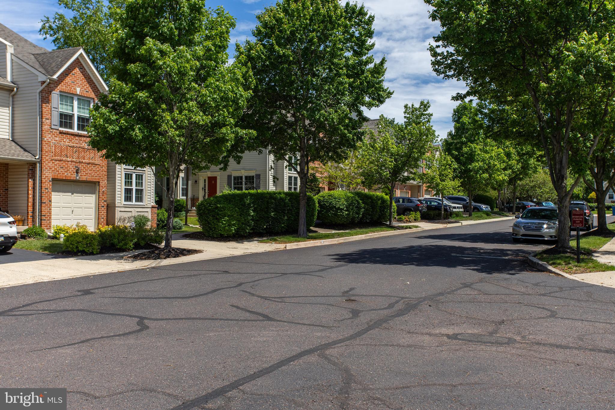 WILLIAMSBURG VILLA - Residential