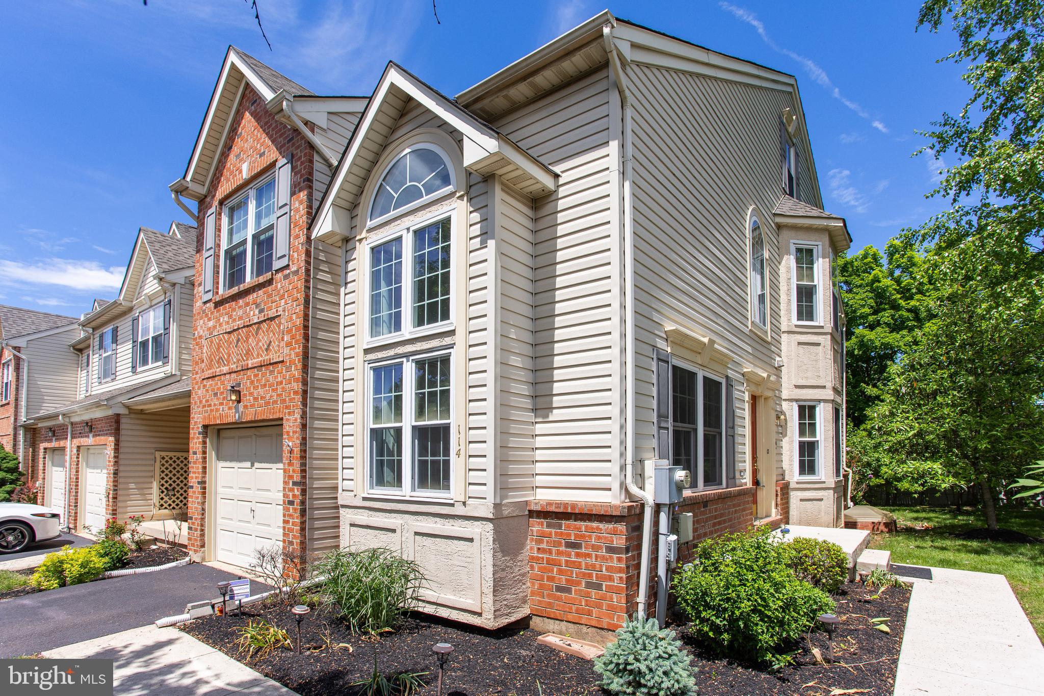 WILLIAMSBURG VILLA - Residential