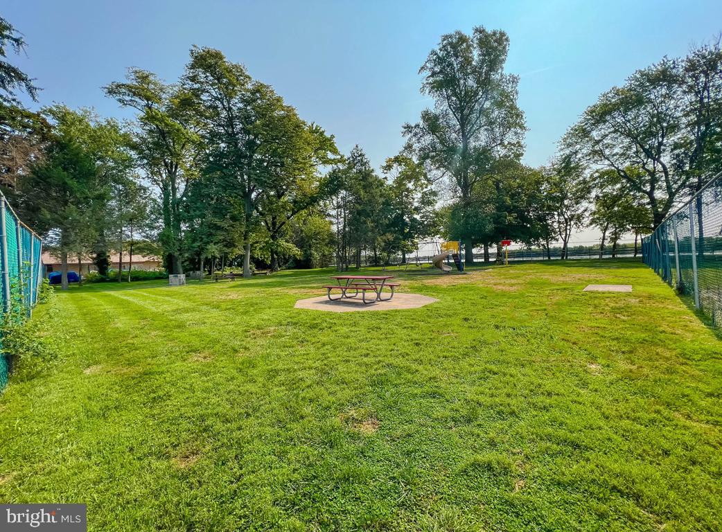 DELAIRE LANDING - Residential