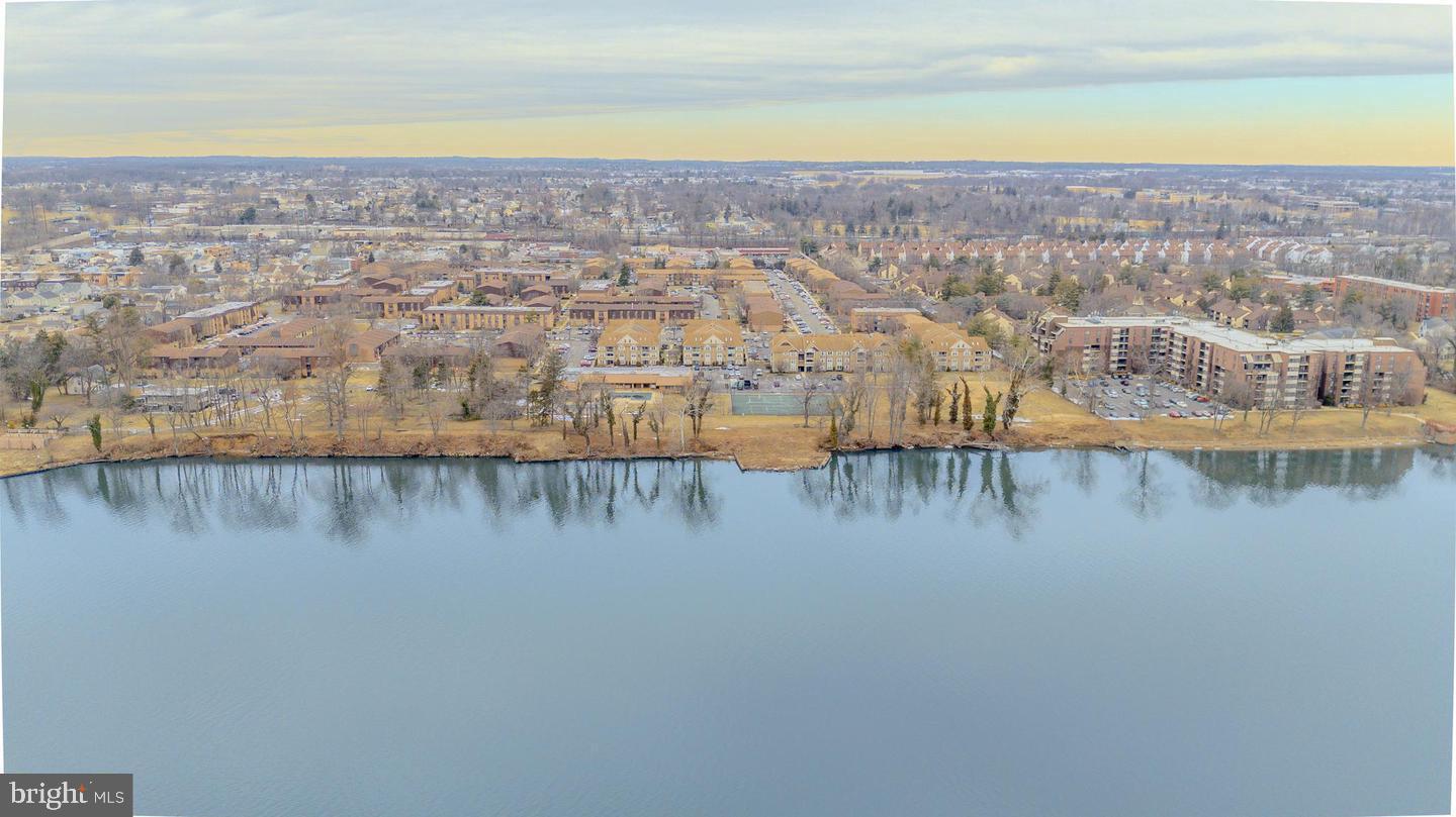 DELAIRE LANDING - Residential