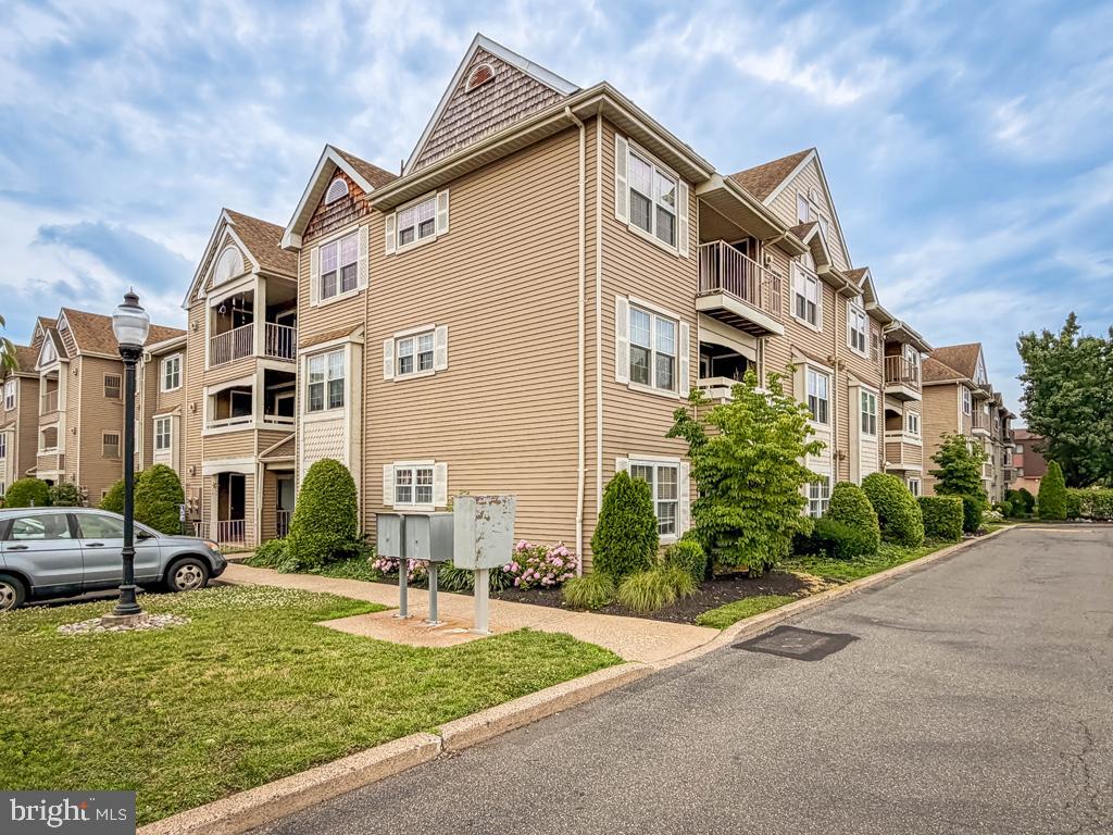 DELAIRE LANDING - Residential