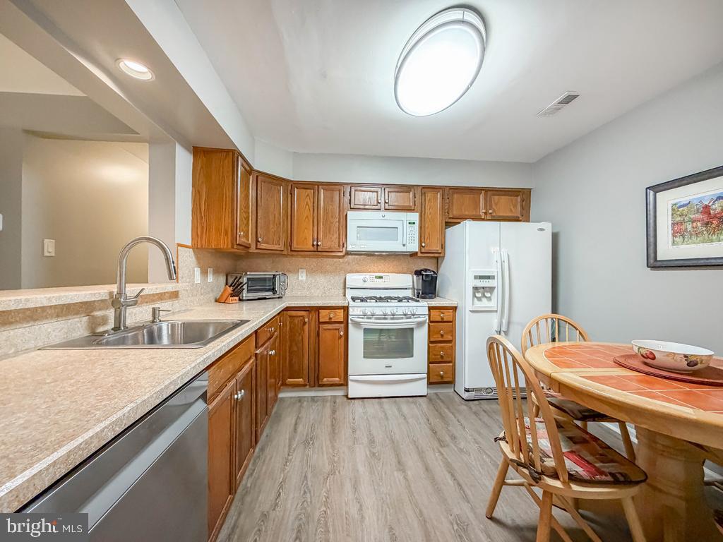 DELAIRE LANDING - Residential