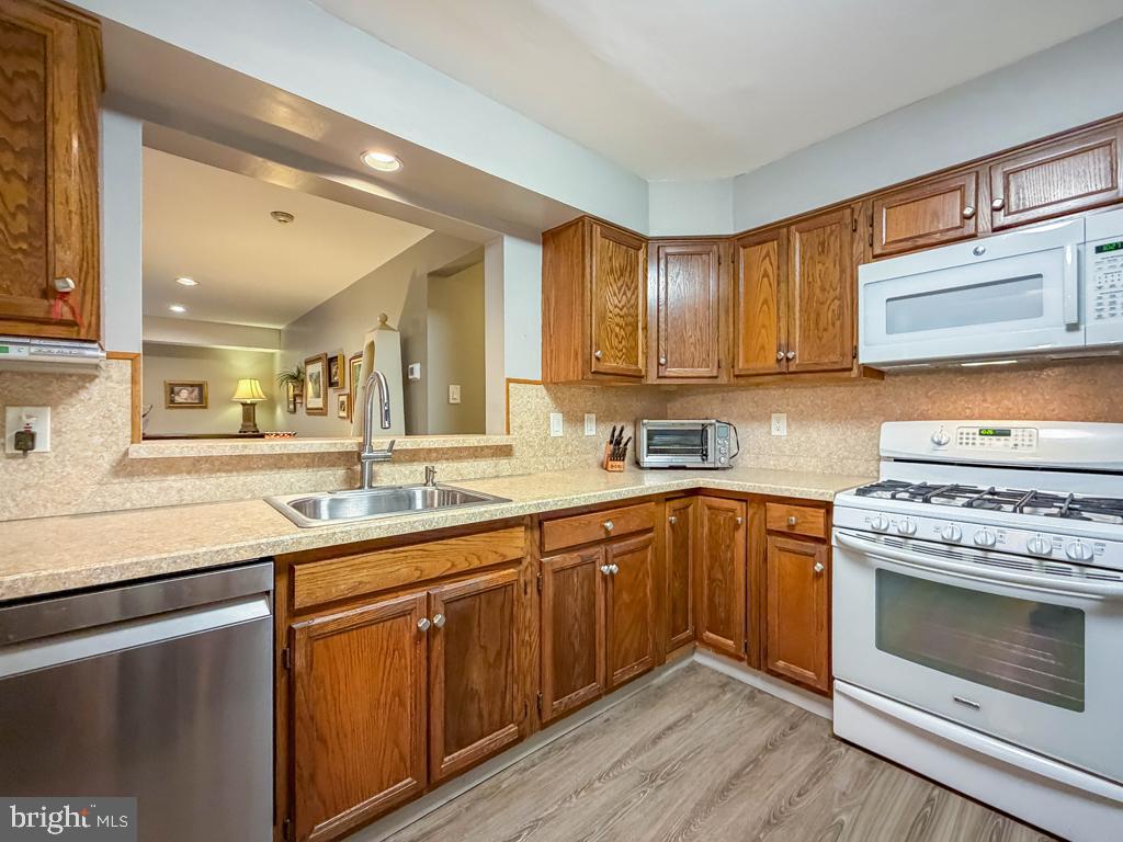 DELAIRE LANDING - Residential