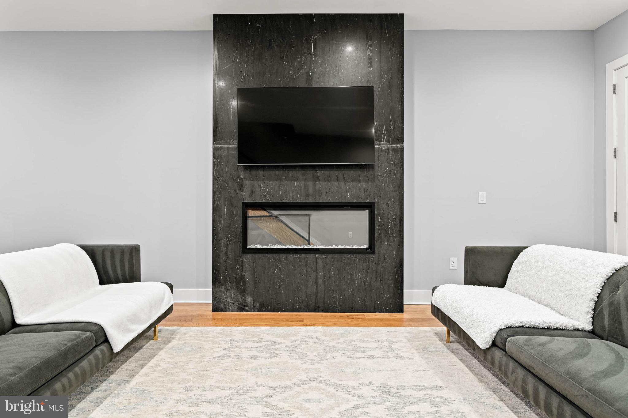 FAIRMOUNT - Residential