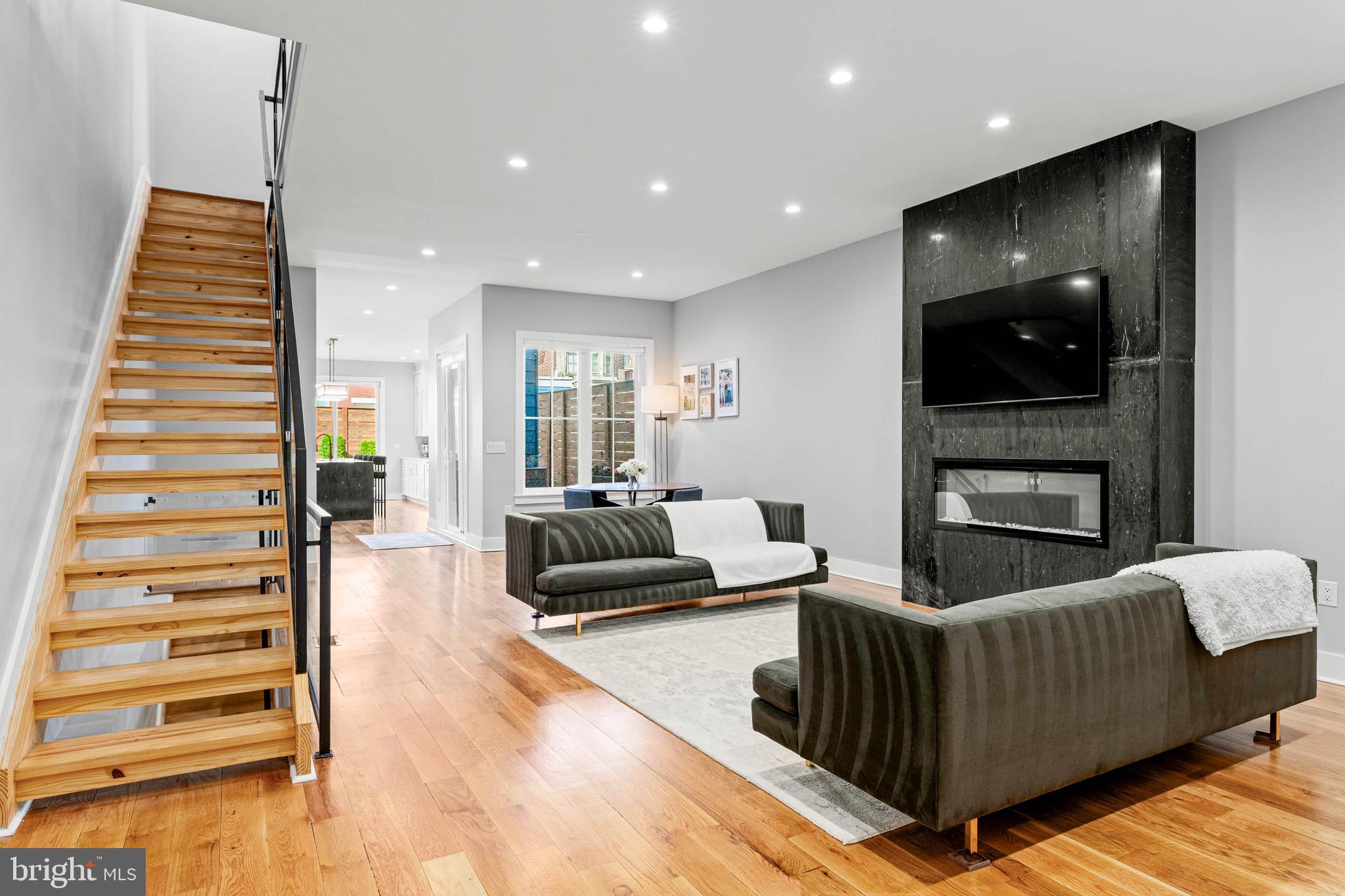 FAIRMOUNT - Residential