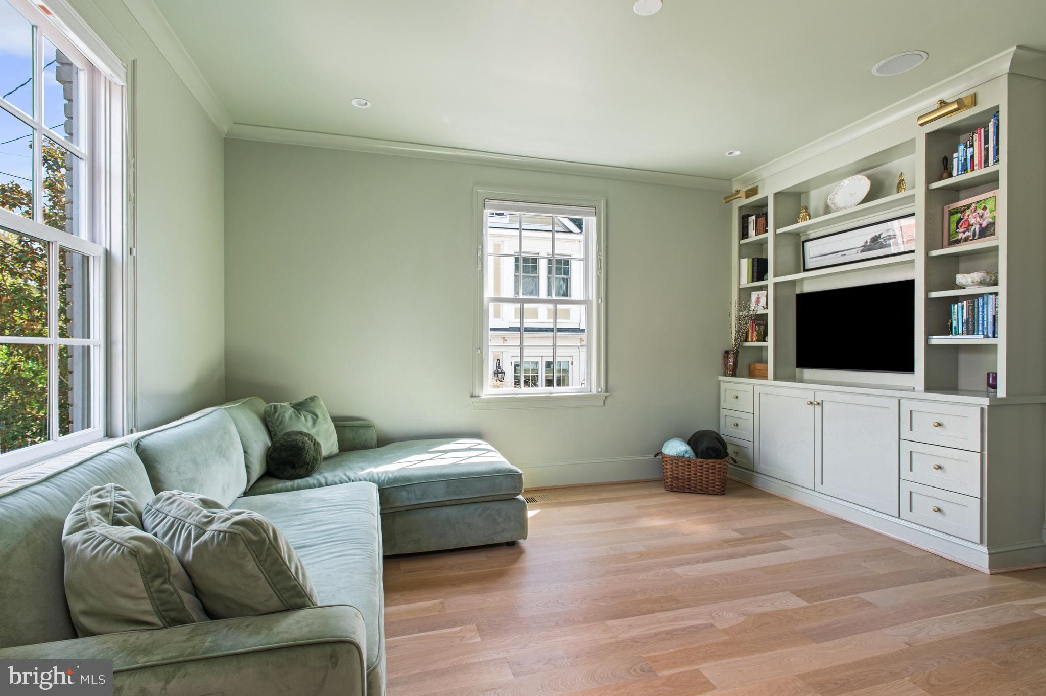 CLEVELAND PARK - Residential