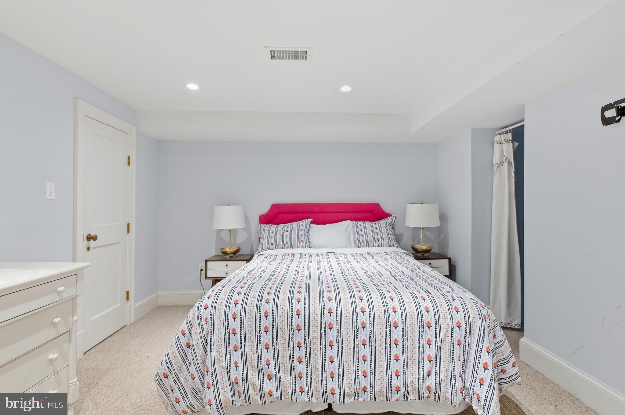 CLEVELAND PARK - Residential