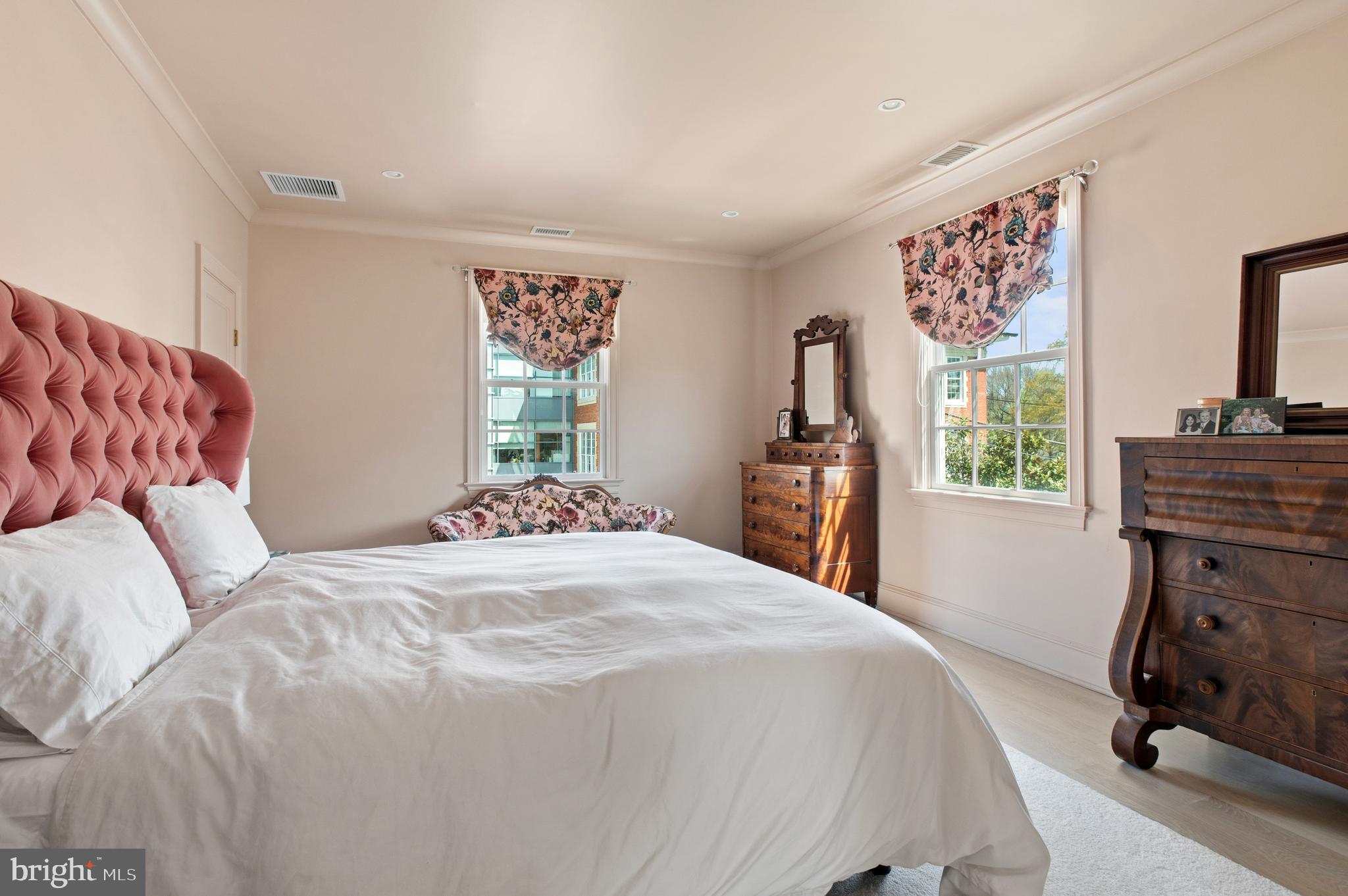 CLEVELAND PARK - Residential