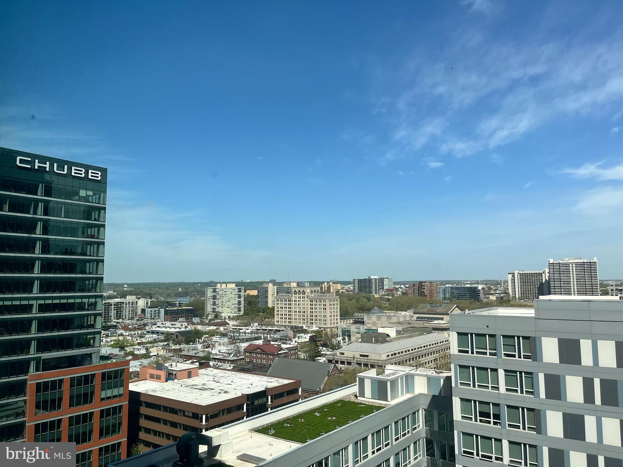 LOGAN SQUARE - Residential