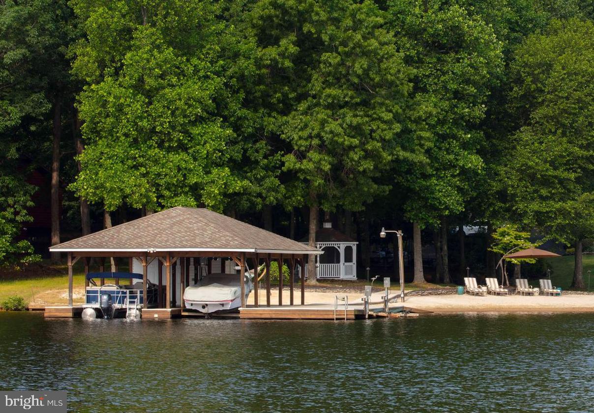 COVENANT COVE - Residential