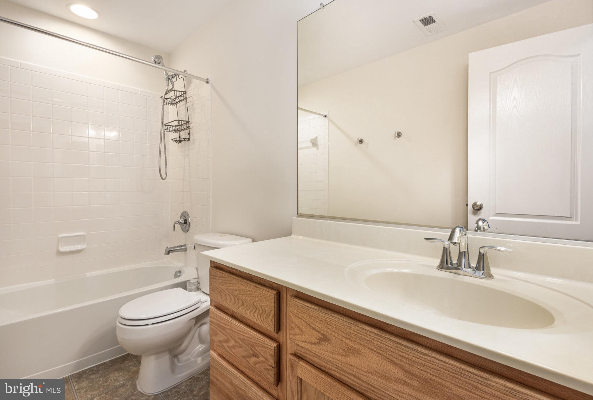 SUMMIT RIDGE - Residential Lease