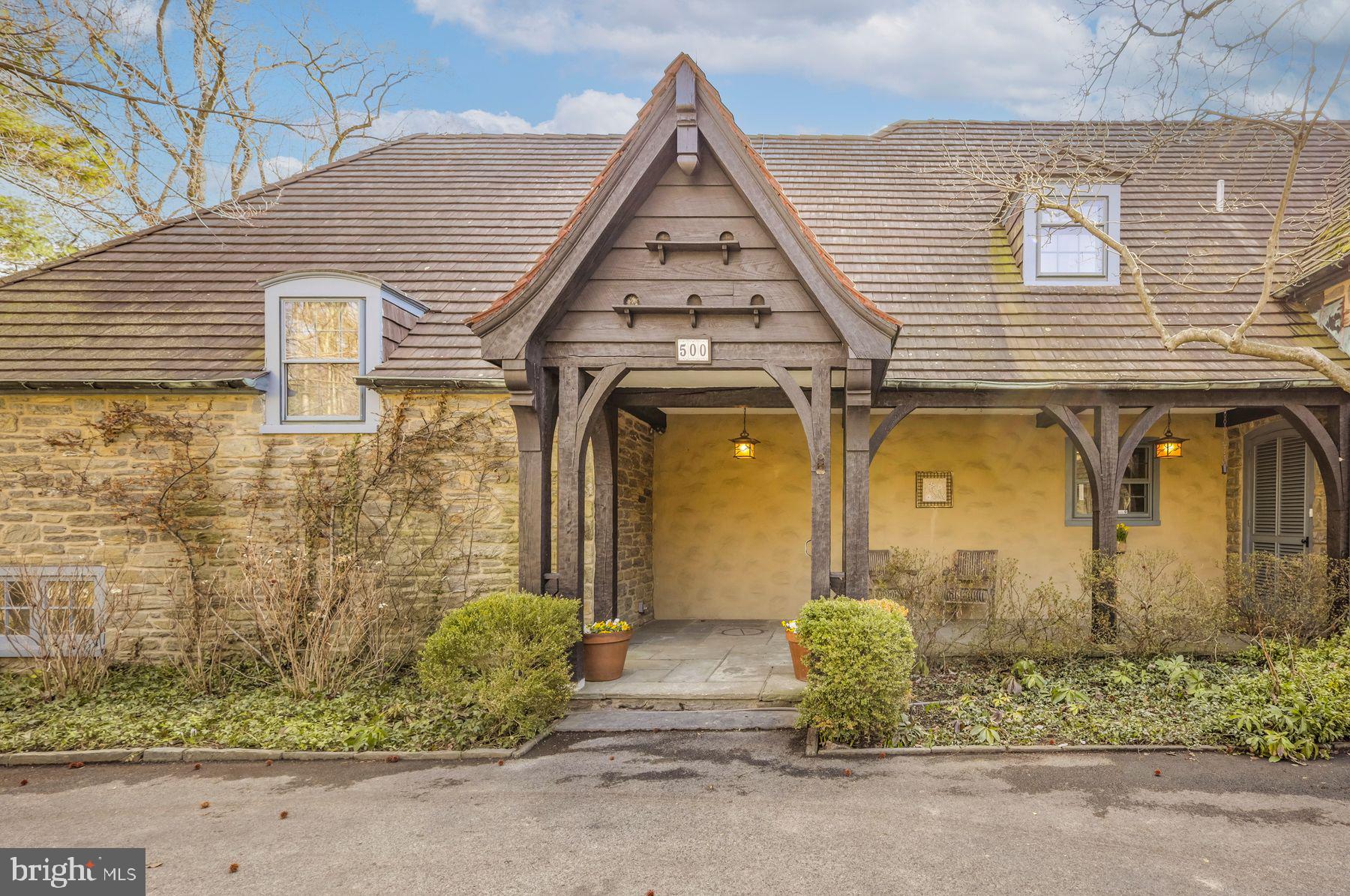 CHESTNUT HILL - Residential