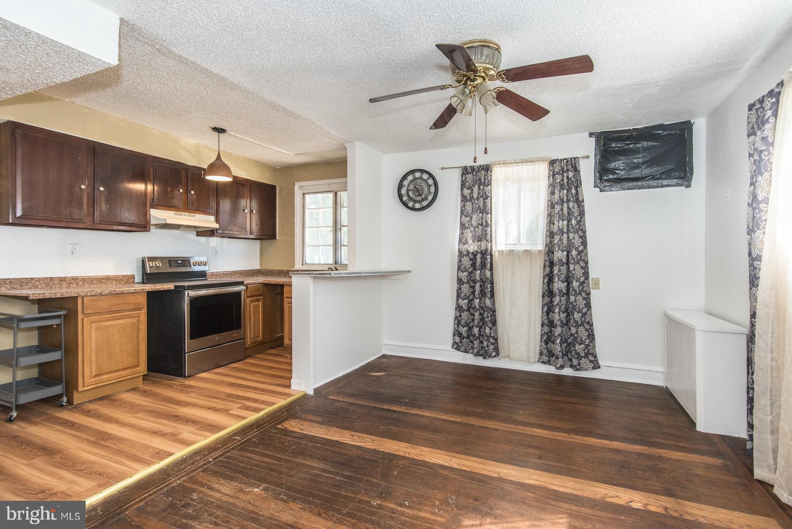 WEST OAK LANE - Residential
