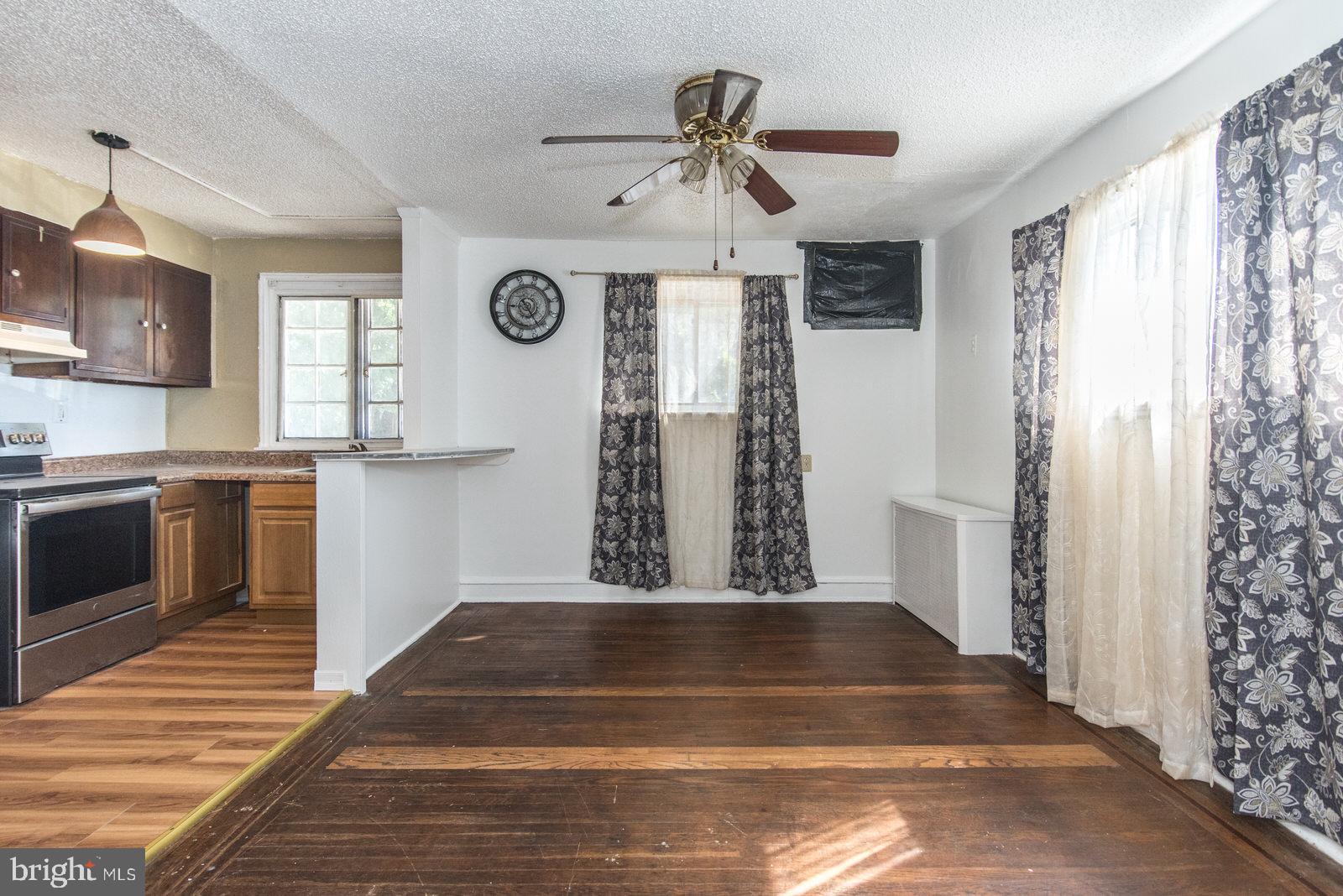 WEST OAK LANE - Residential