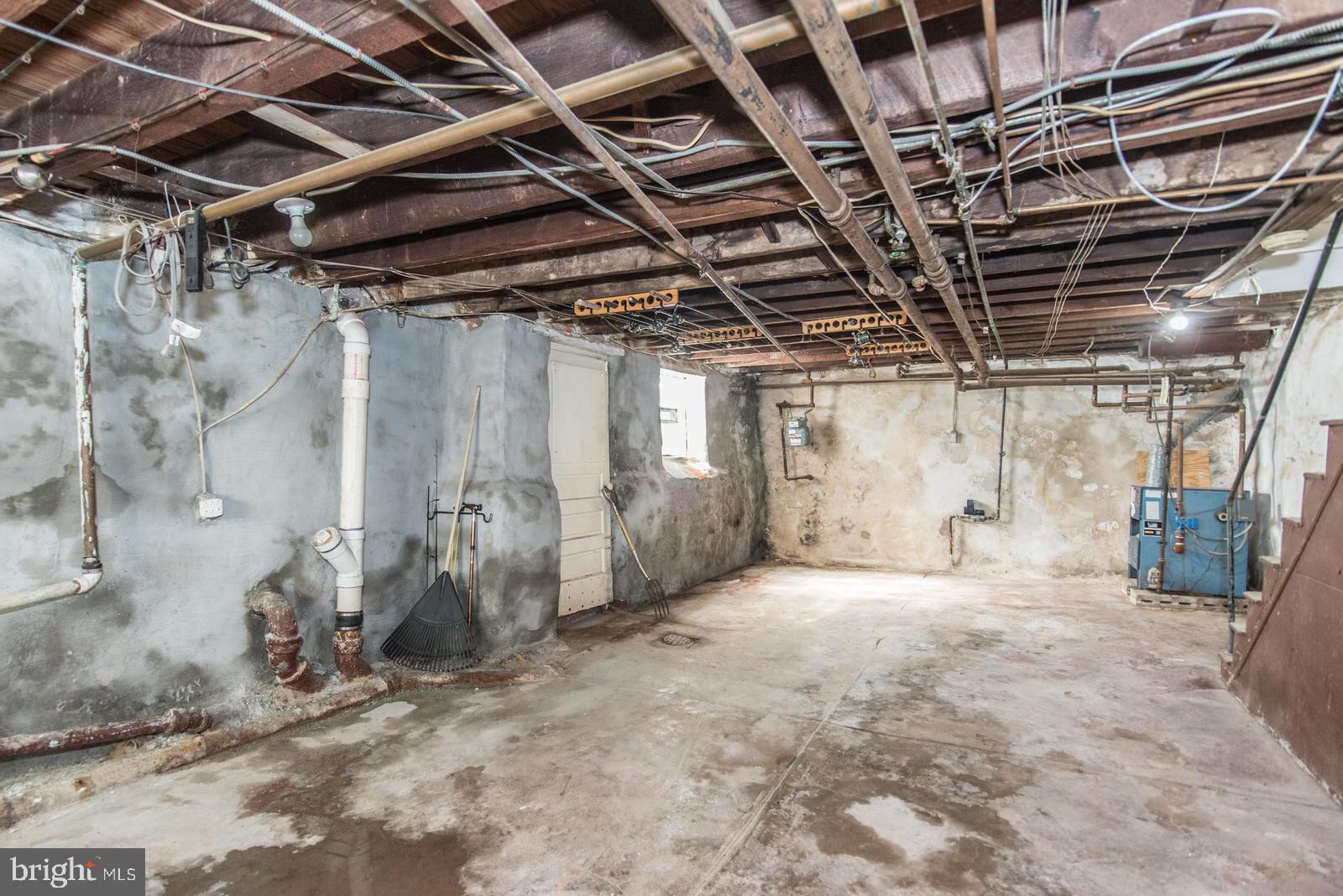 WEST OAK LANE - Residential