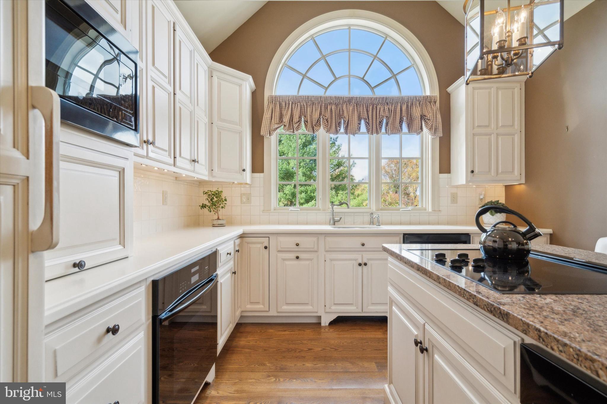 STONEGATE - Residential