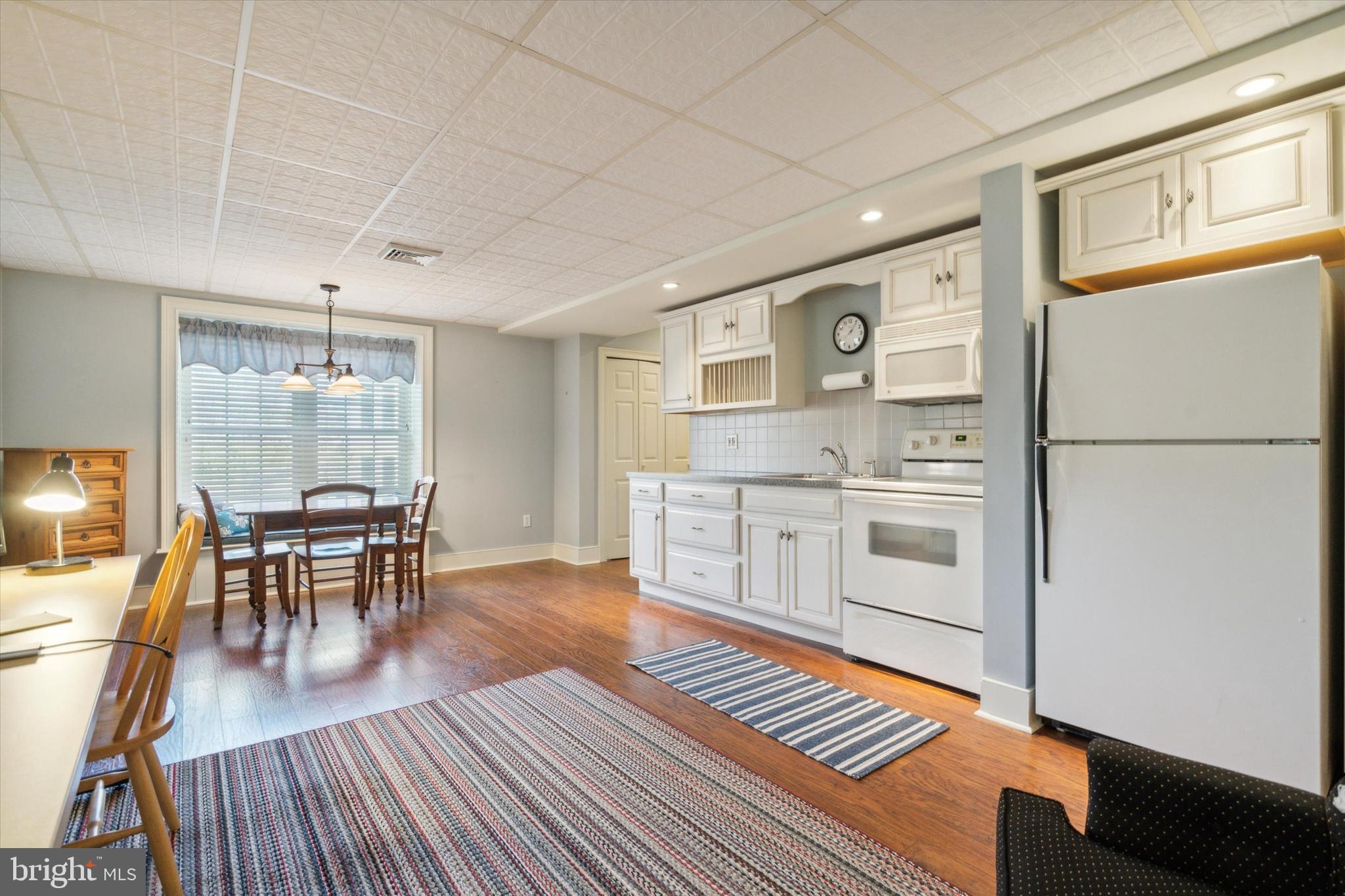 STONEGATE - Residential