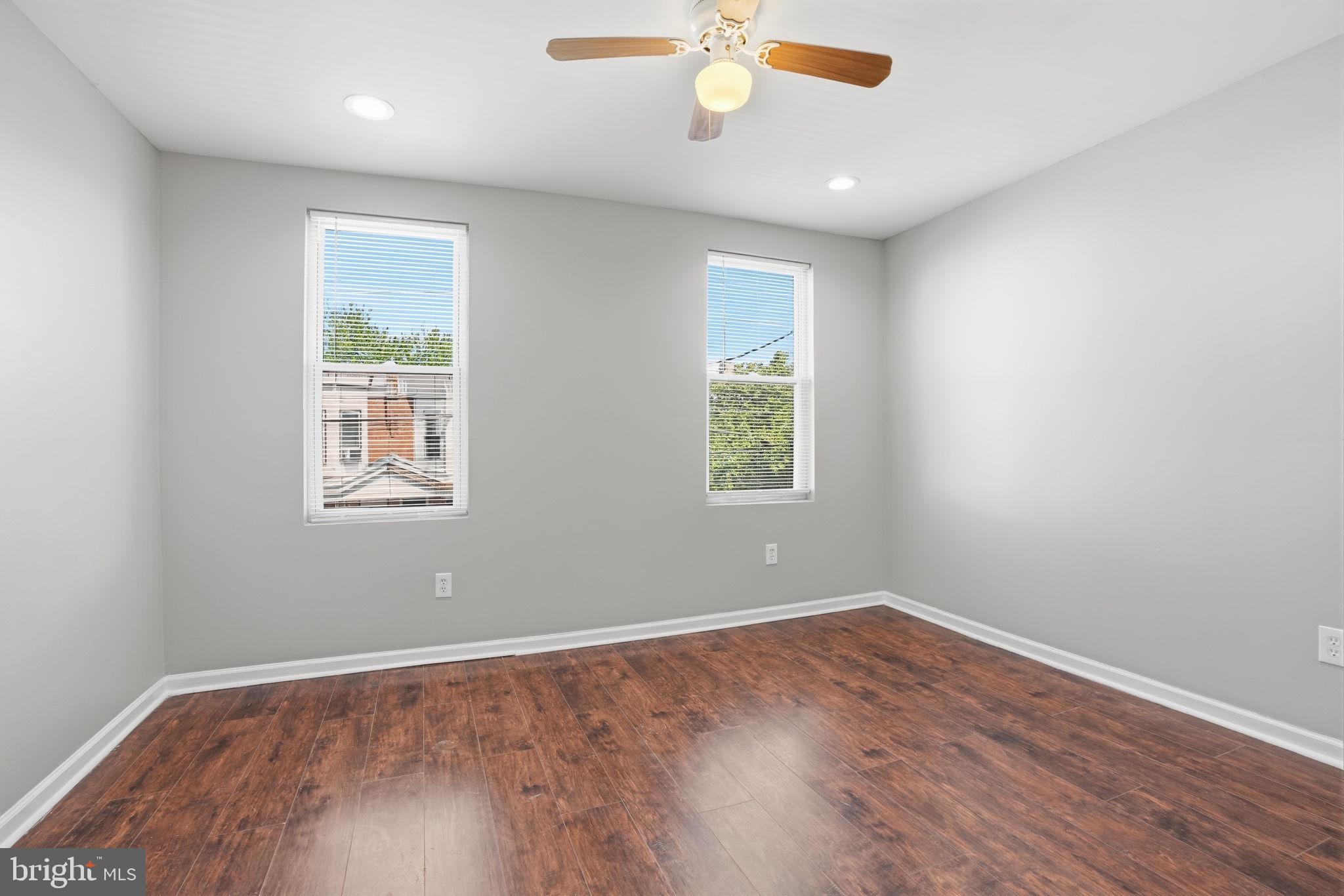 PORT RICHMOND - Residential