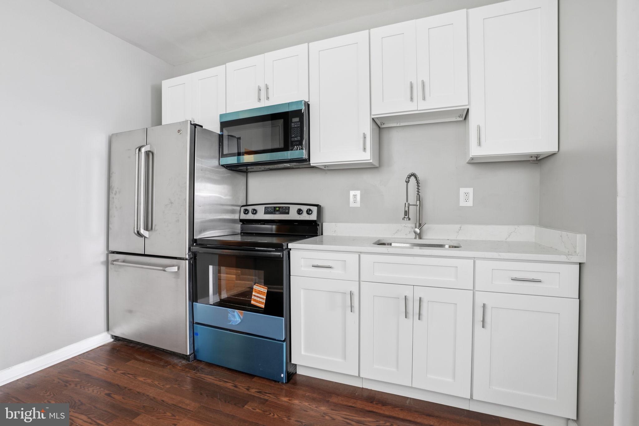 PORT RICHMOND - Residential