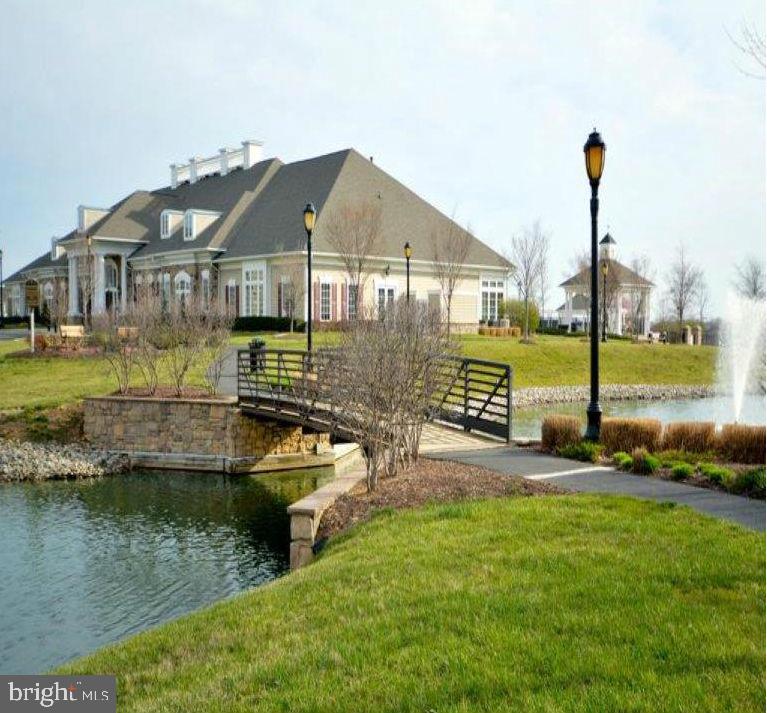 FOUR SEASONS IN HISTORIC VIRGINIA - Residential
