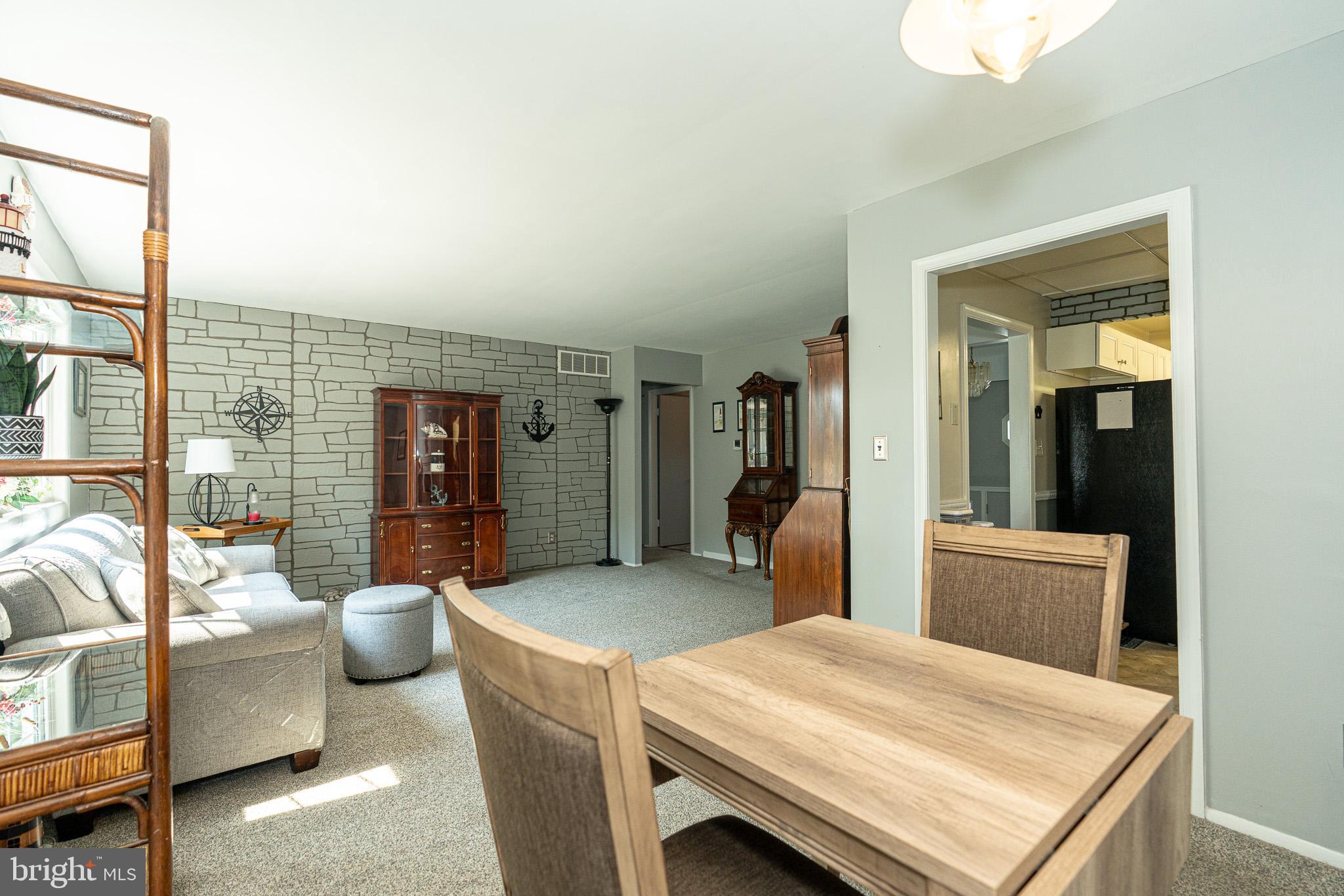 CHAPEL MANOR - Residential