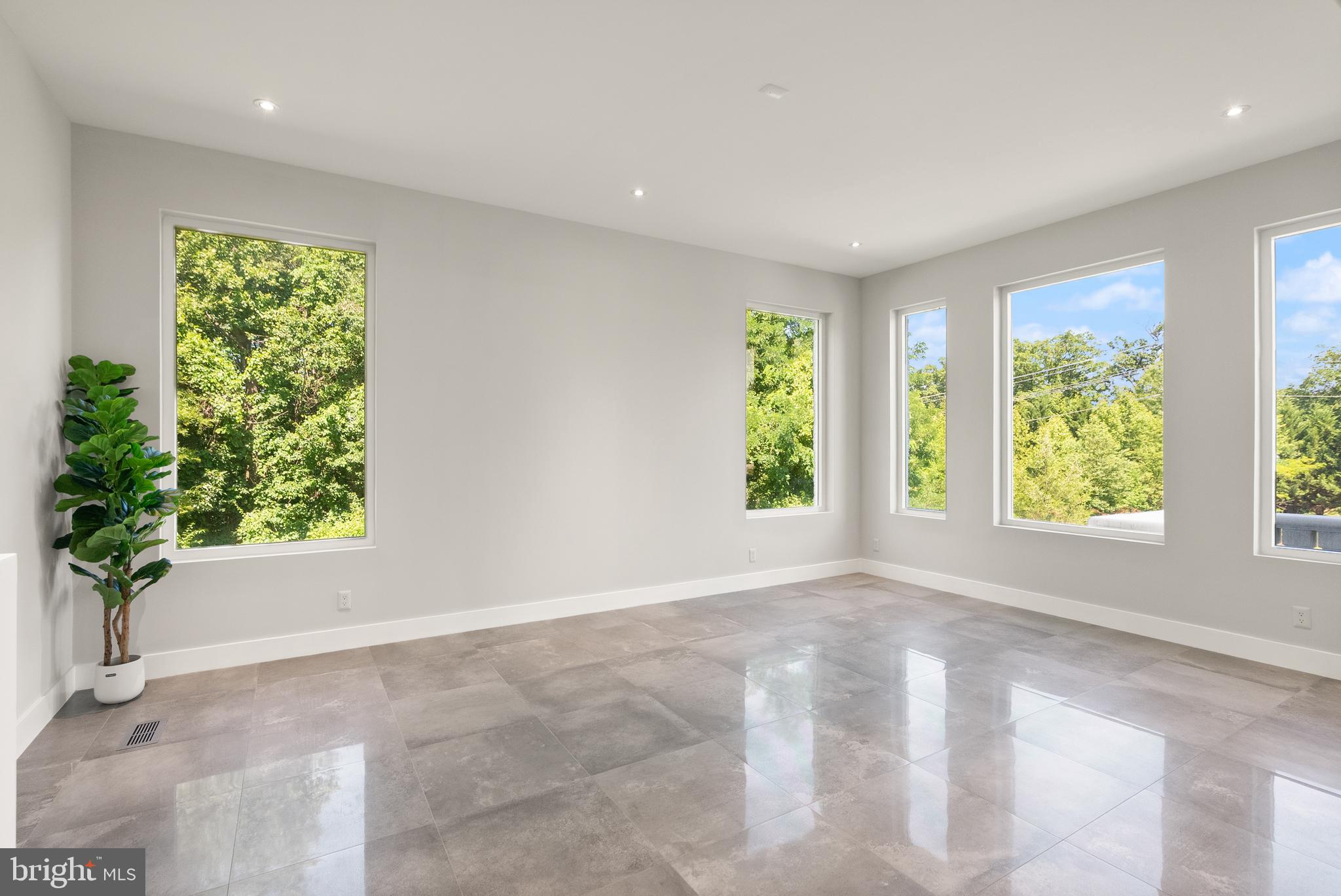 RESERVES AT PINECREST - Residential