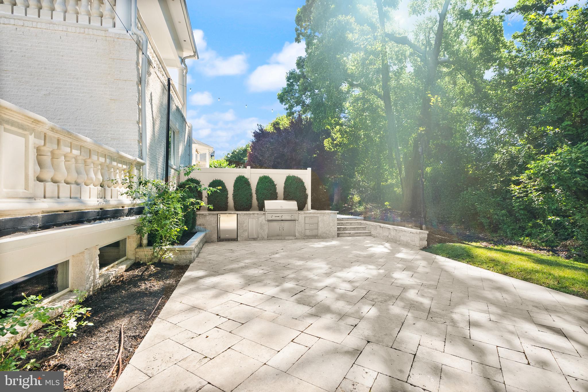 RESERVES AT PINECREST - Residential