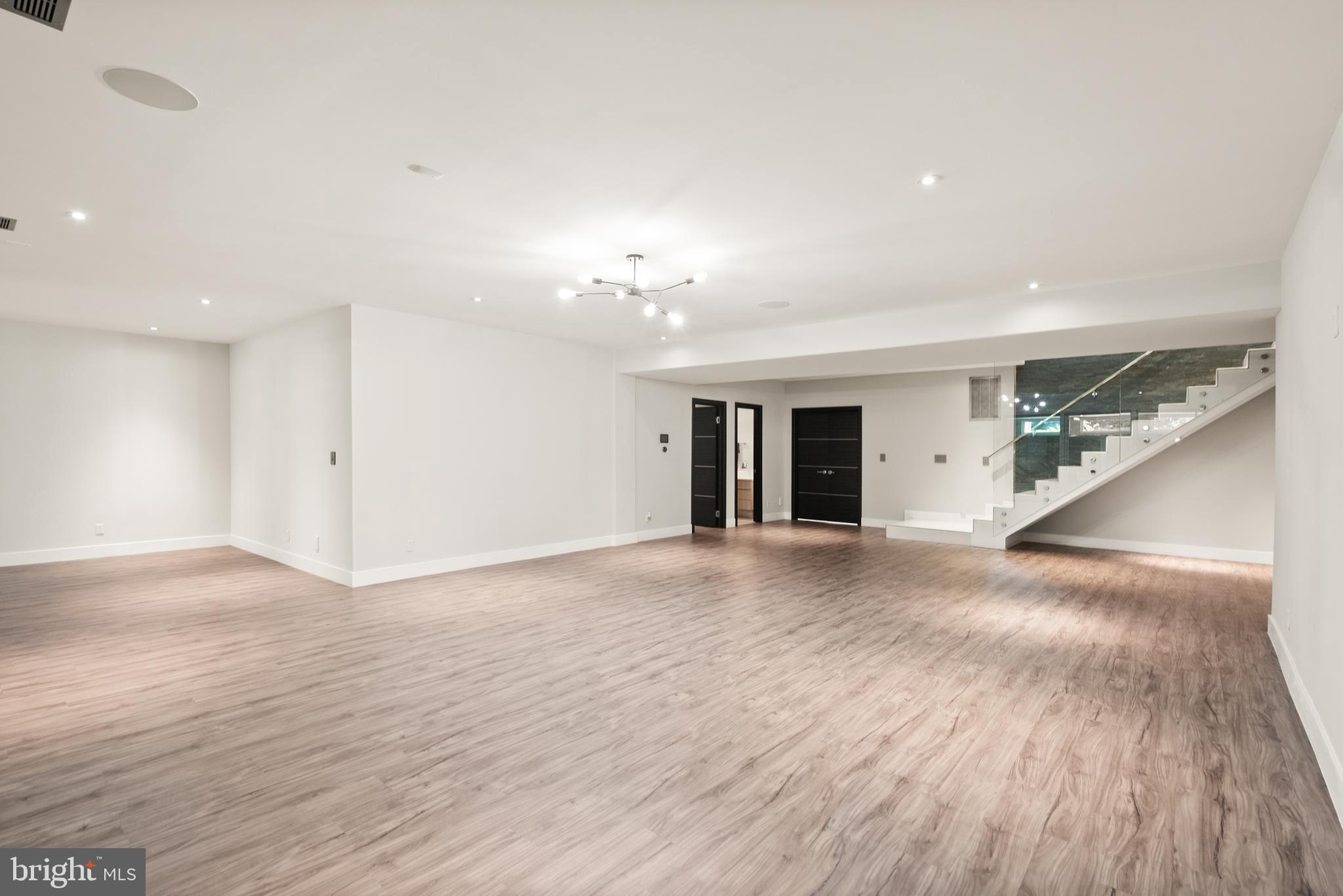 RESERVES AT PINECREST - Residential