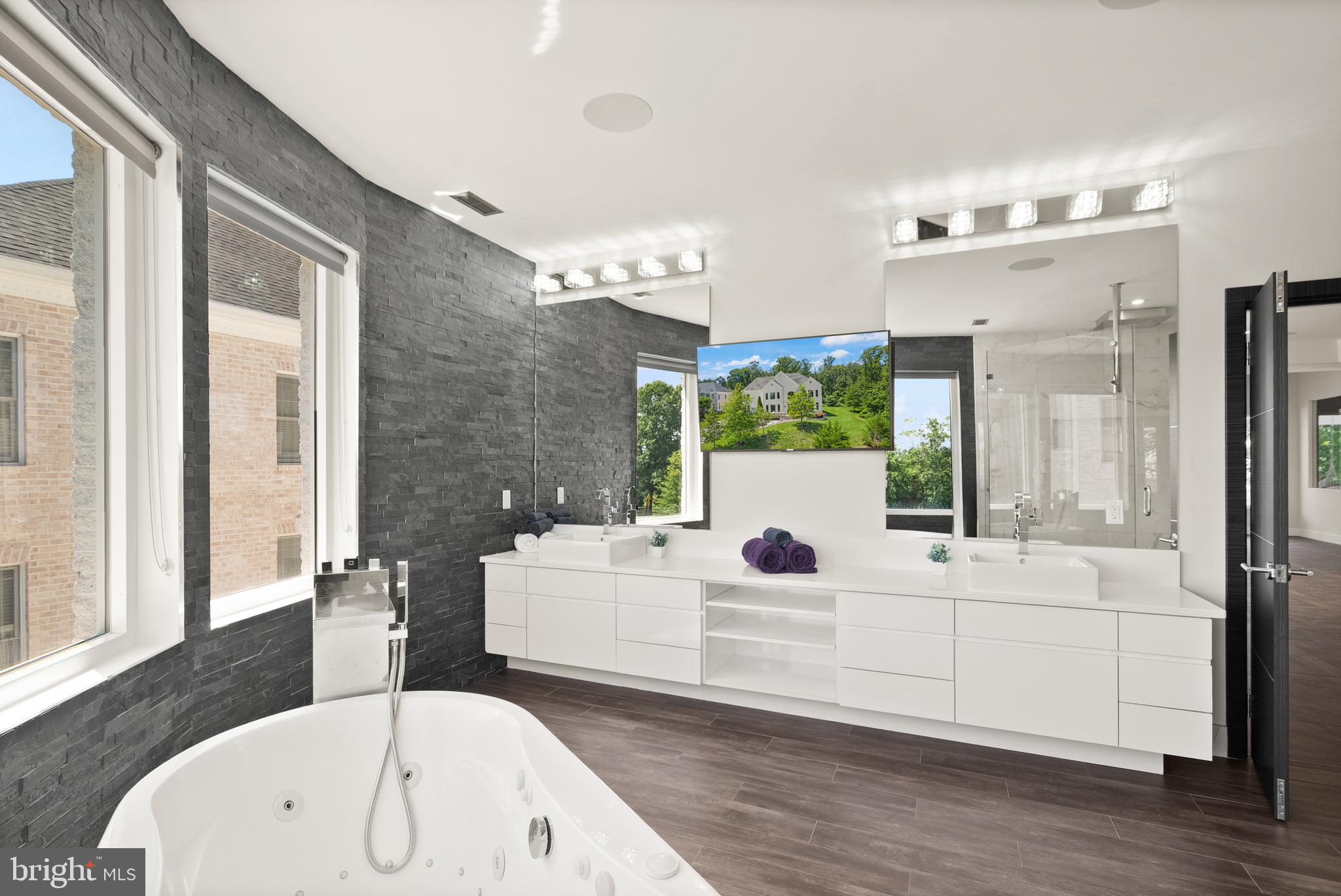 RESERVES AT PINECREST - Residential