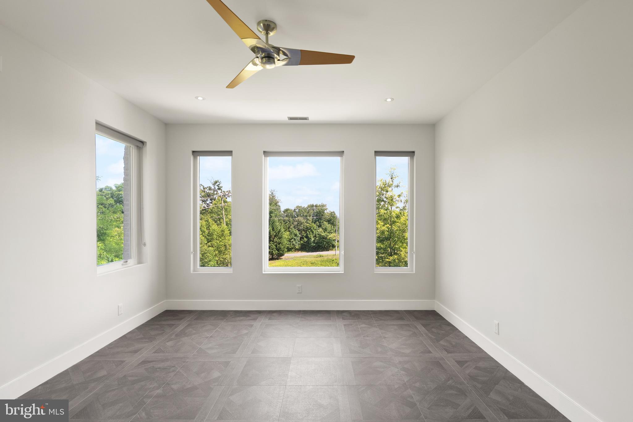 RESERVES AT PINECREST - Residential