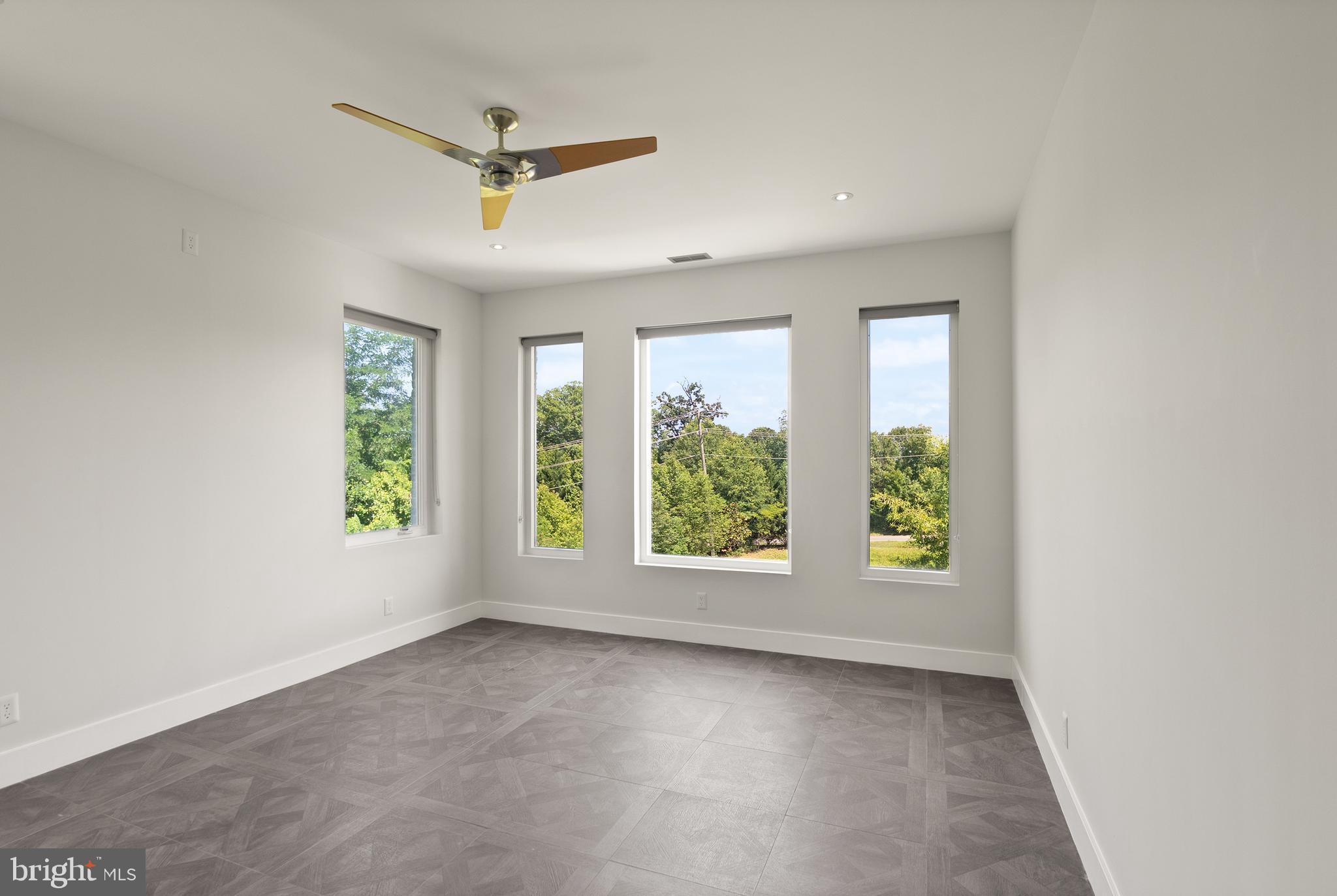 RESERVES AT PINECREST - Residential
