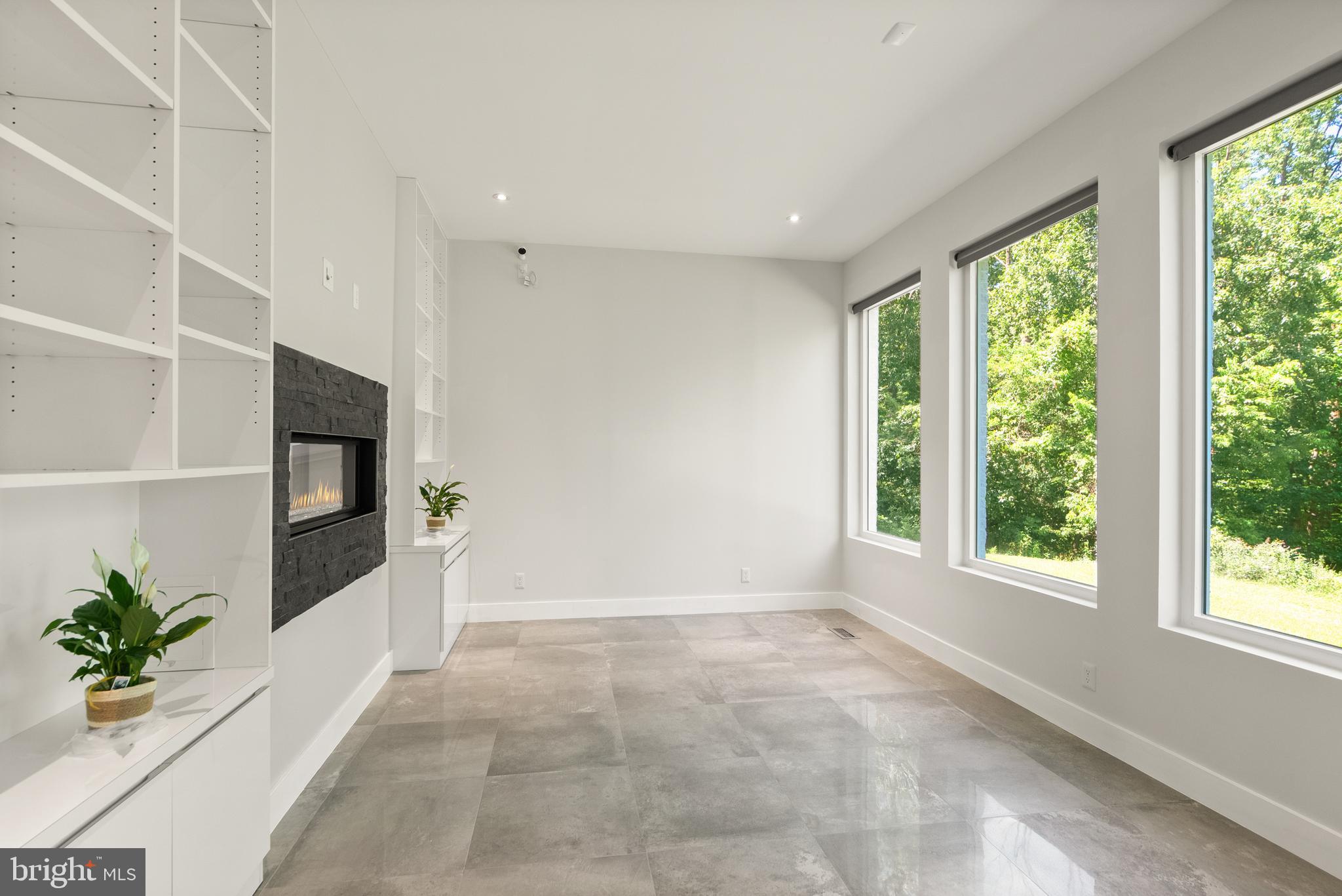 RESERVES AT PINECREST - Residential