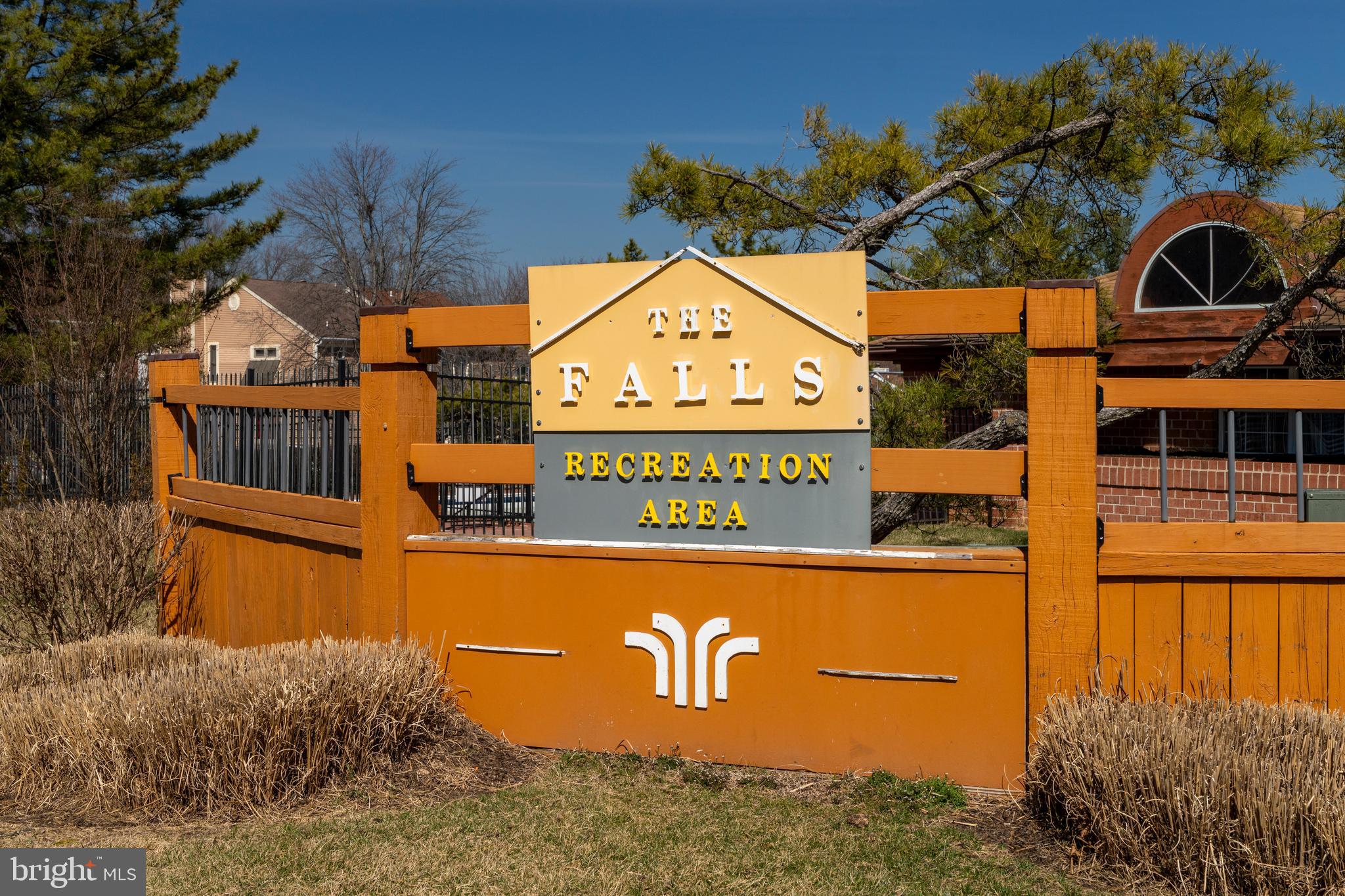 THE FALLS GARDEN - Residential