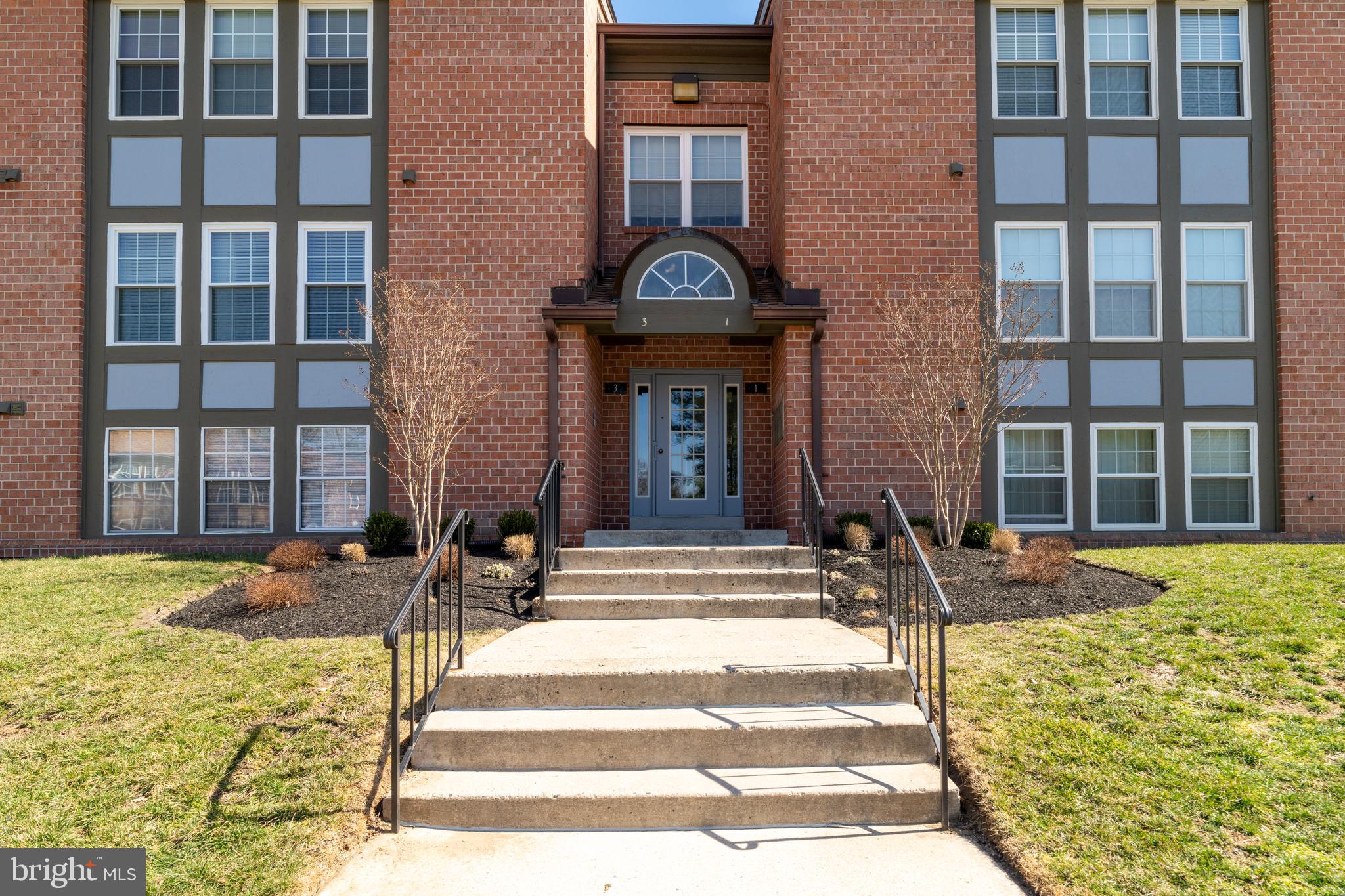 THE FALLS GARDEN - Residential