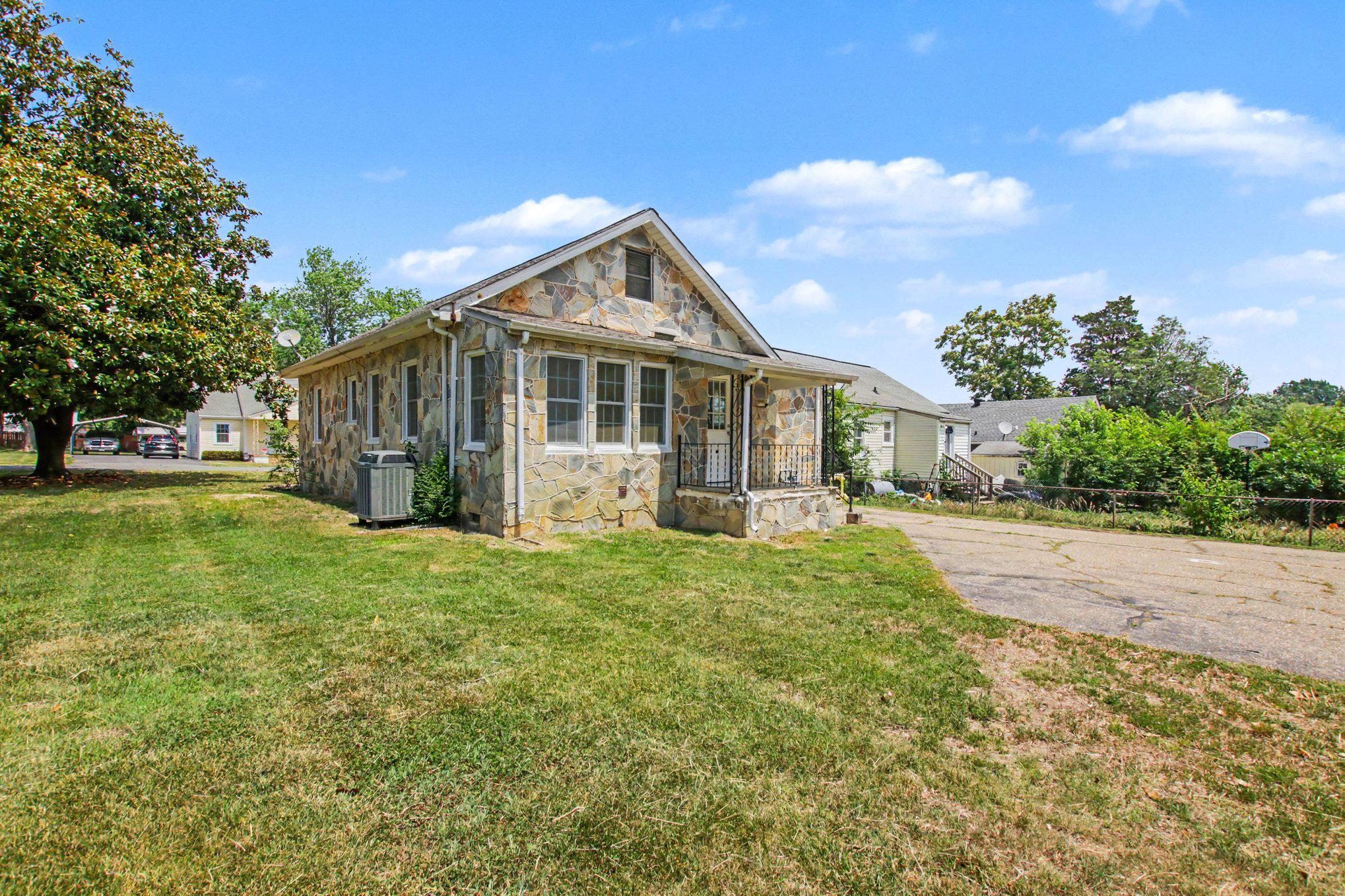 COURTLAND HEIGHTS - Residential