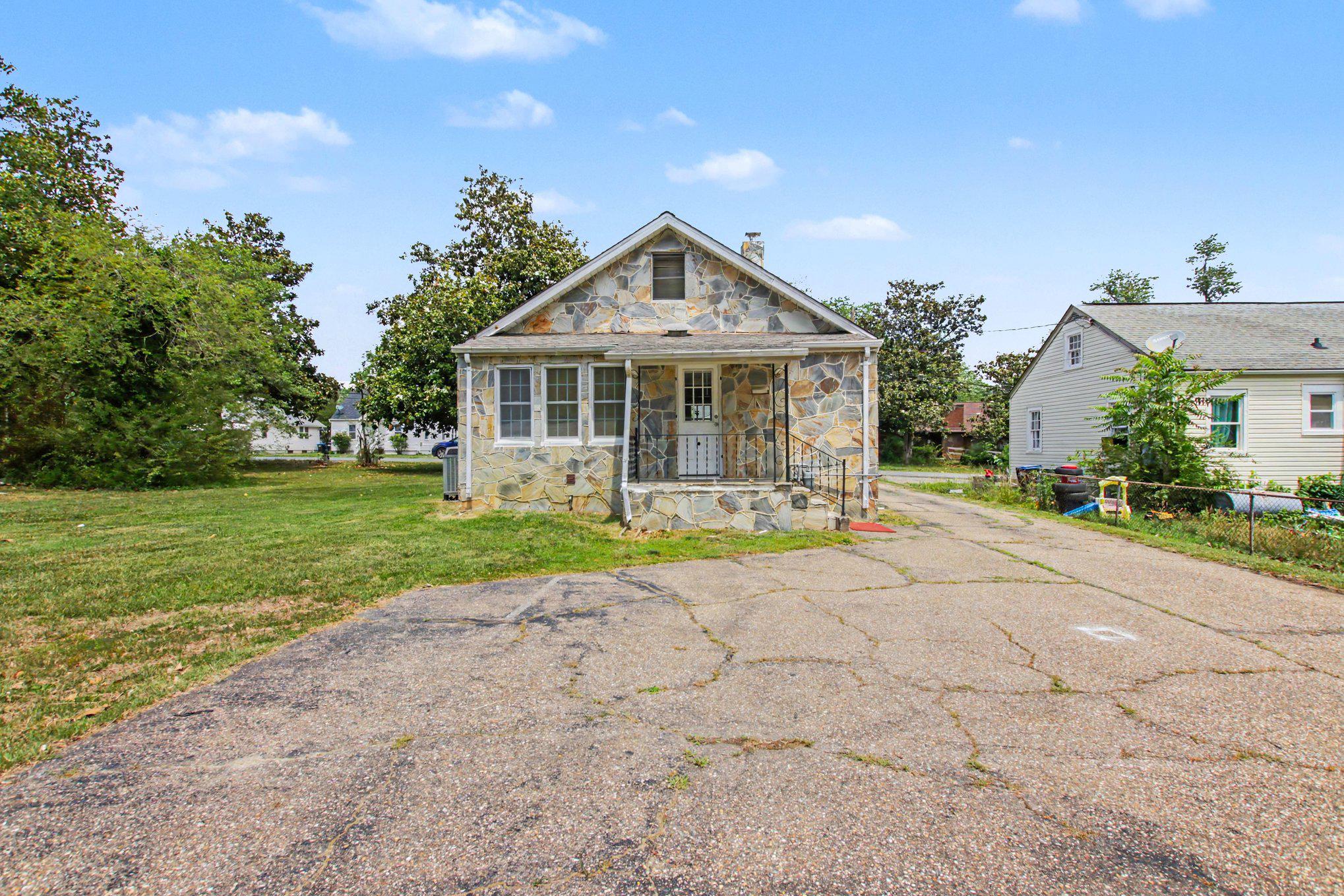 COURTLAND HEIGHTS - Residential
