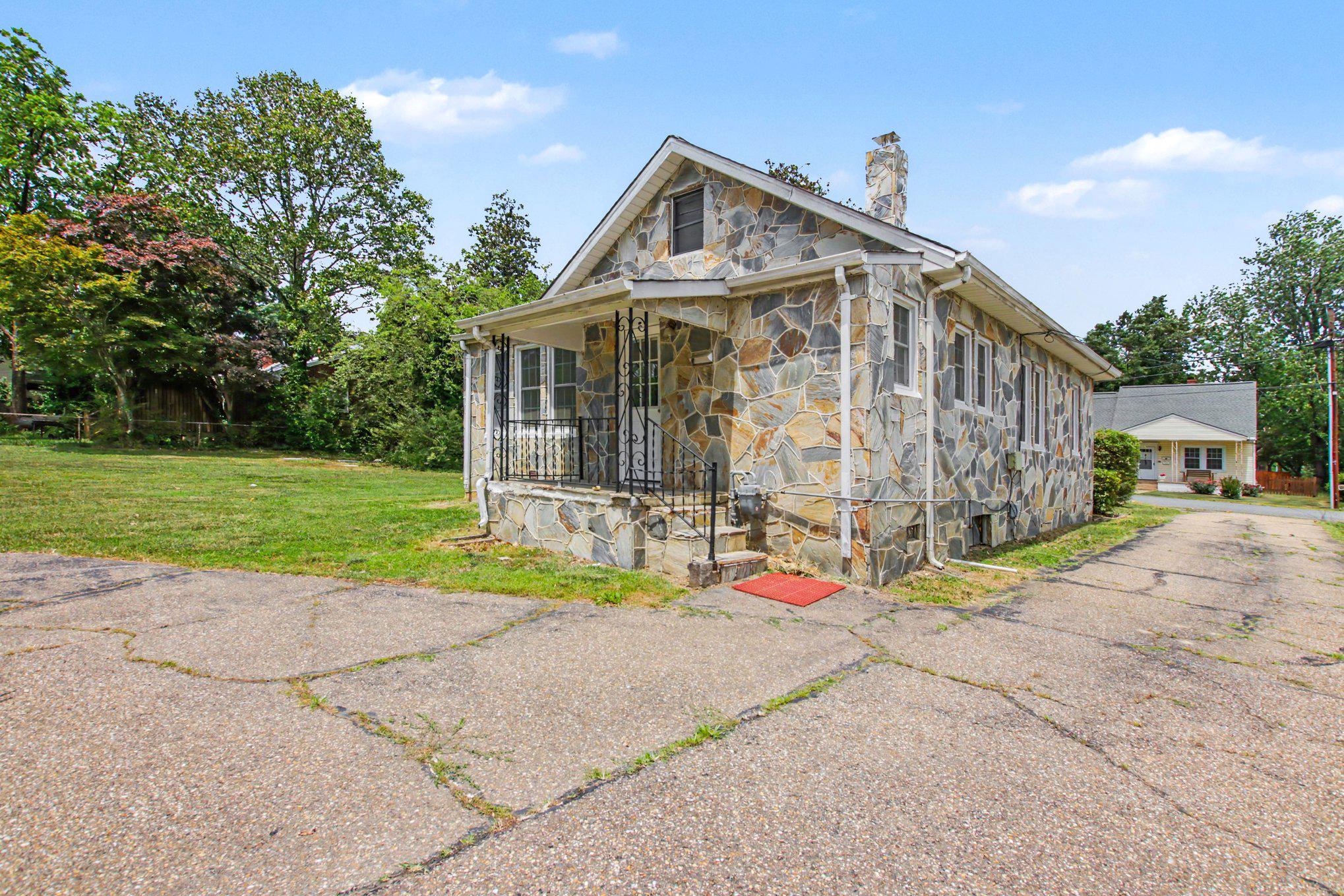 COURTLAND HEIGHTS - Residential