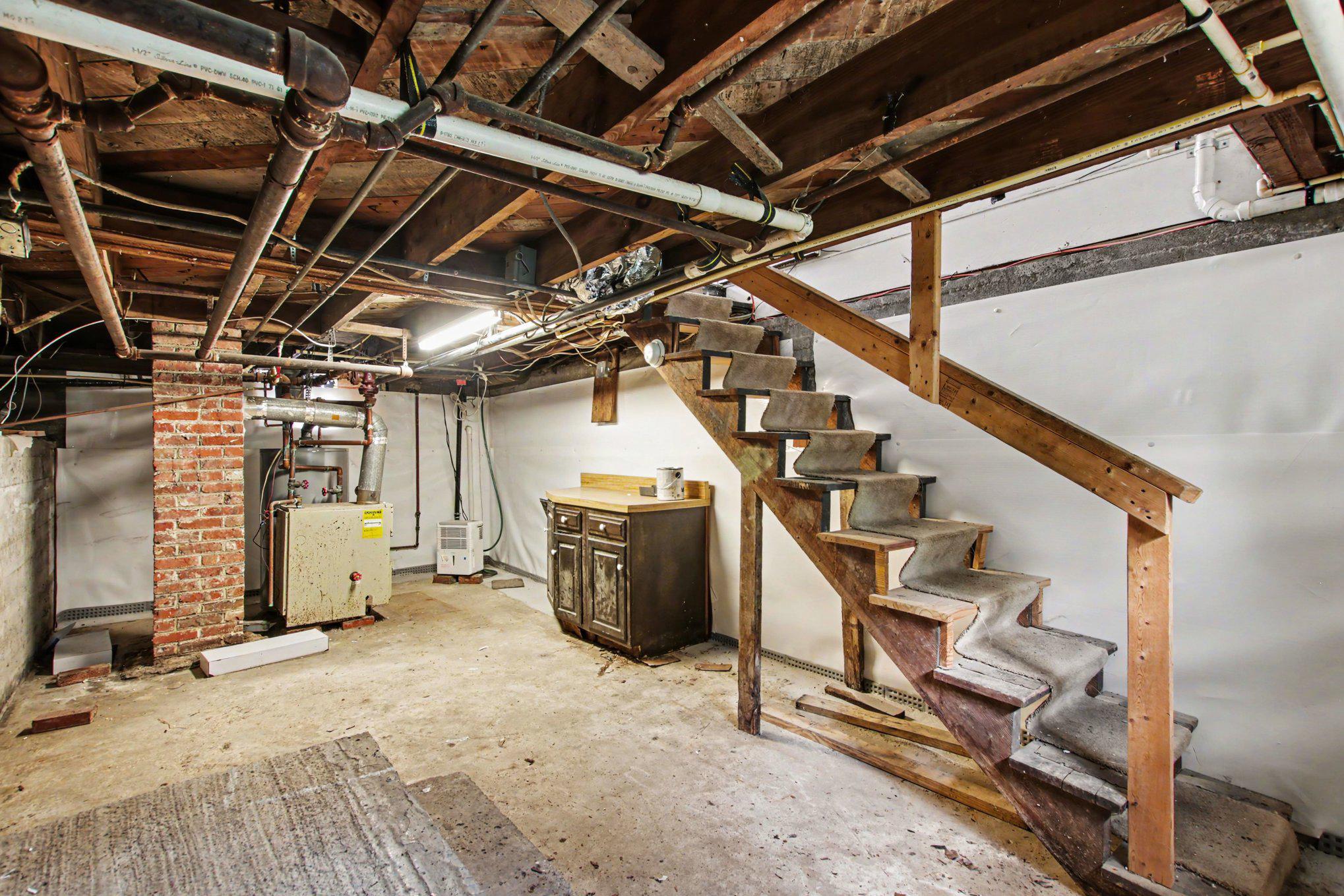 COURTLAND HEIGHTS - Residential