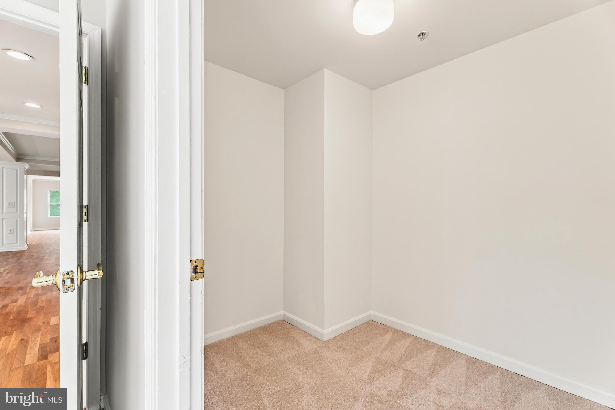 ROUNDWOOD RIDGE - Residential