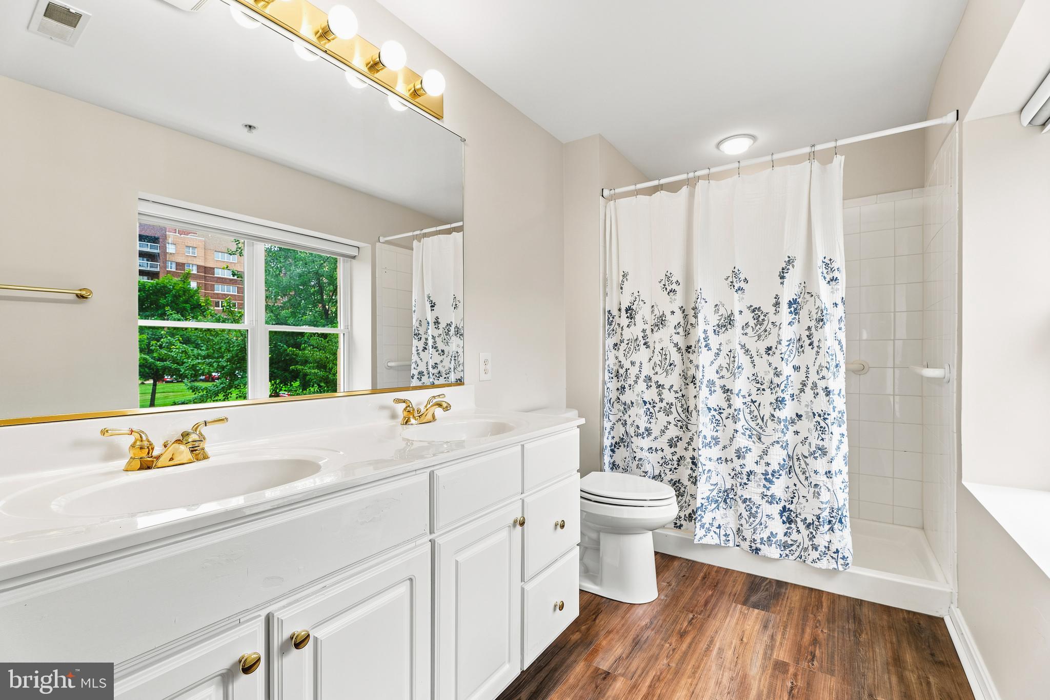 ROUNDWOOD RIDGE - Residential