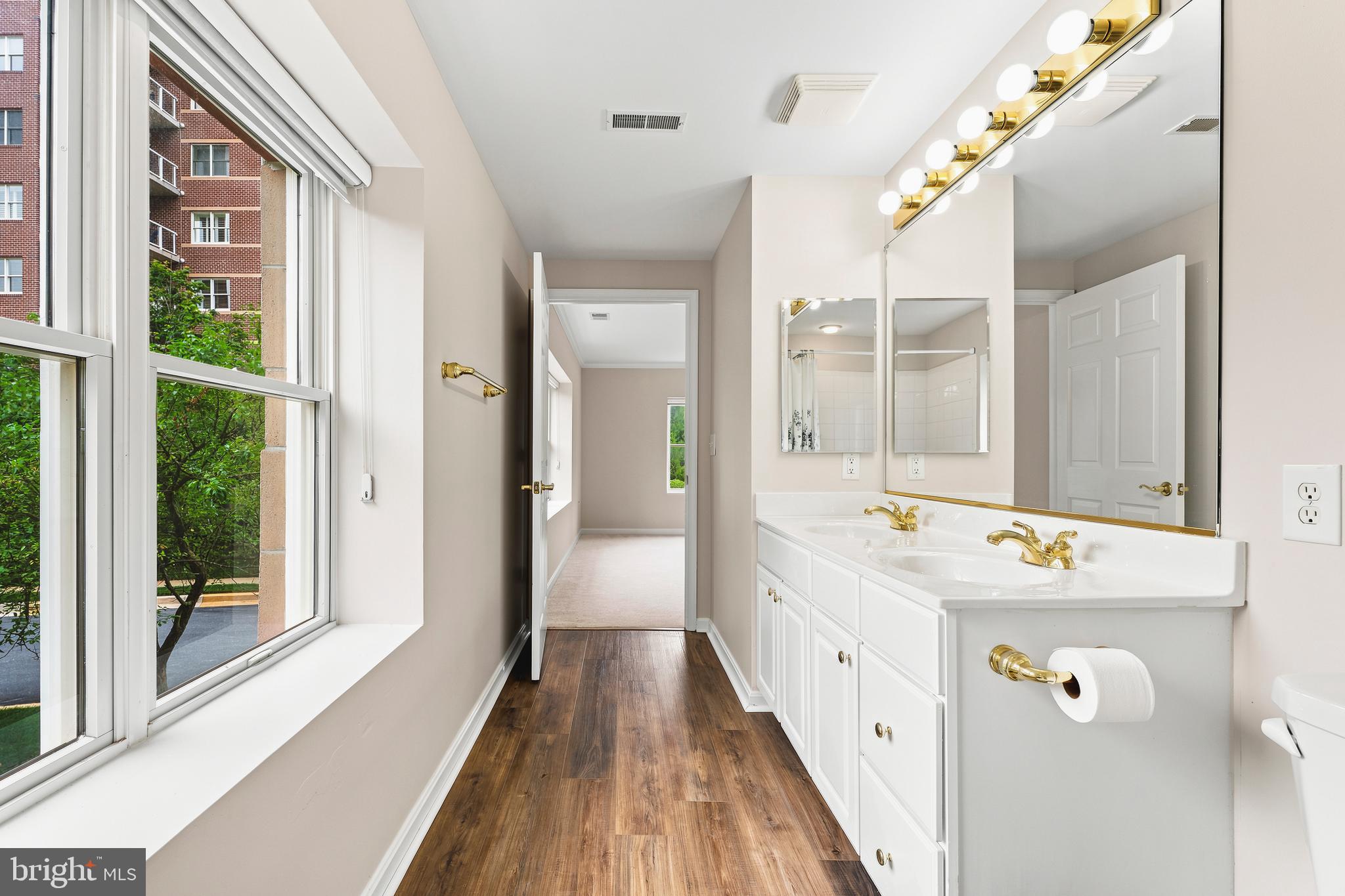 ROUNDWOOD RIDGE - Residential