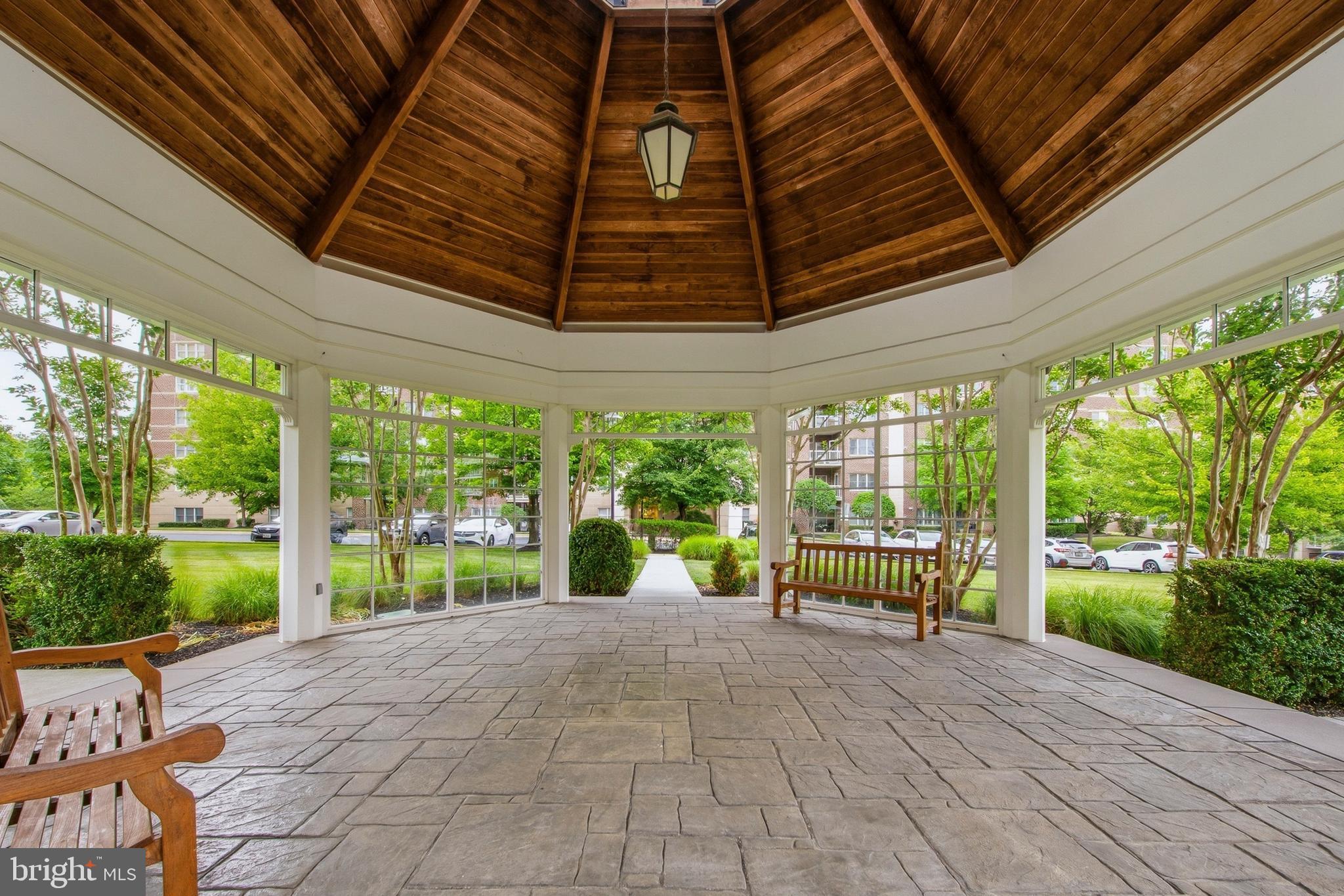 ROUNDWOOD RIDGE - Residential