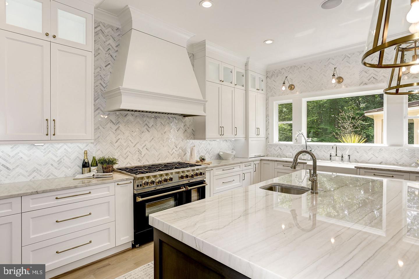 BROYHILL LANGLEY ESTATES - Residential