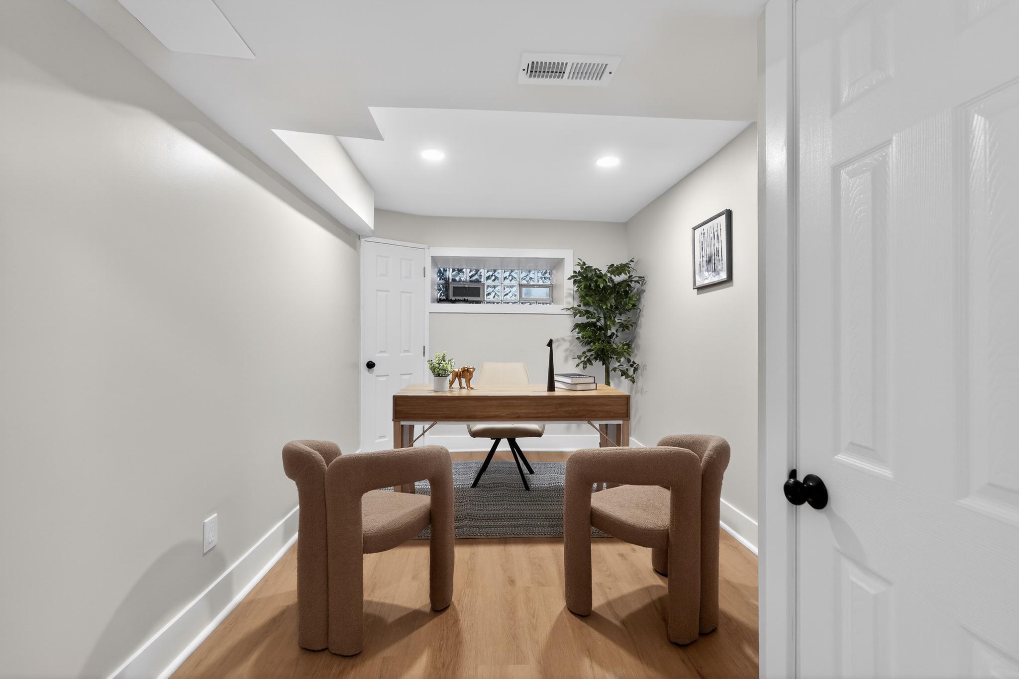 WEST OAK LANE - Residential