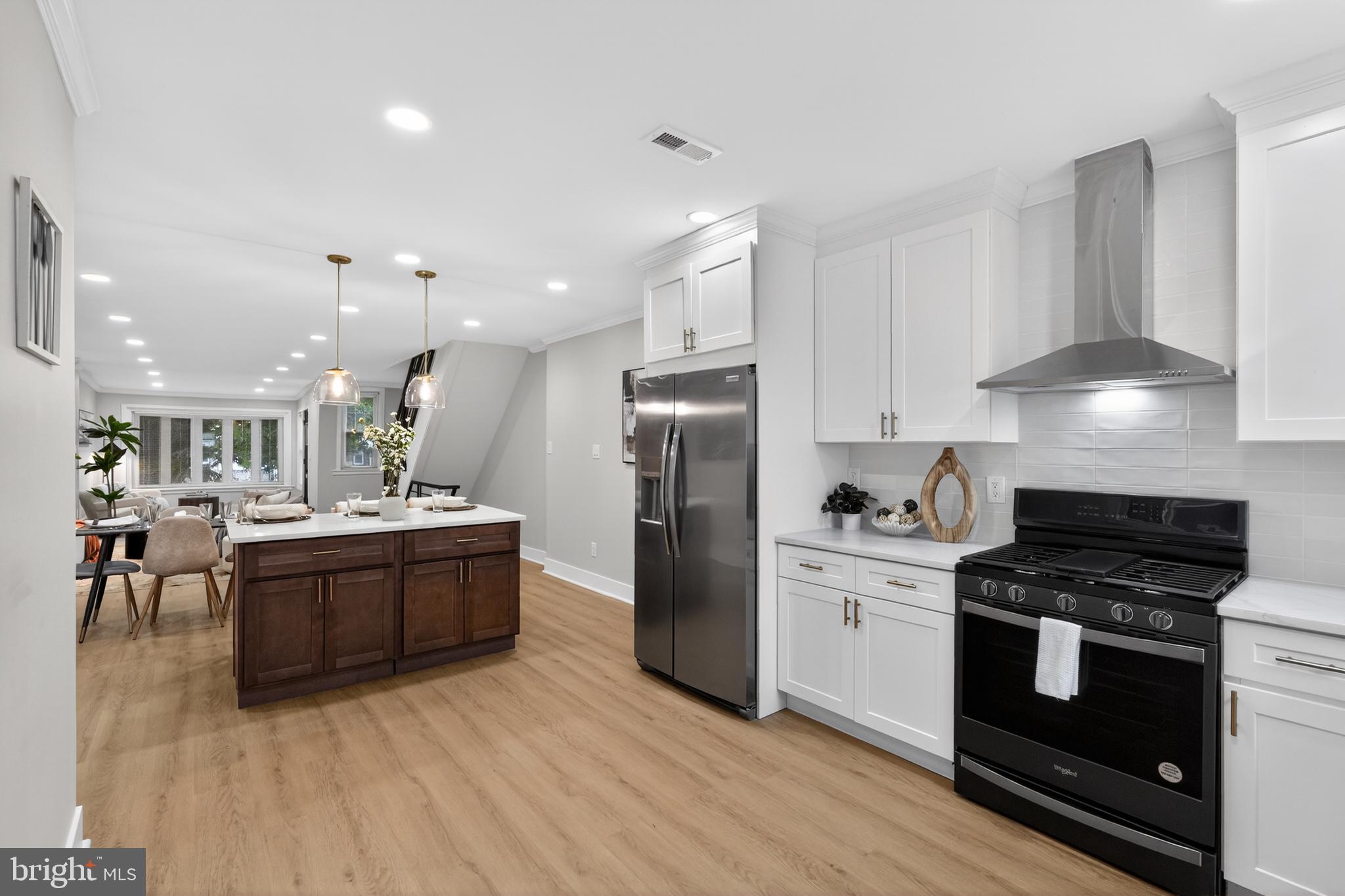WEST OAK LANE - Residential