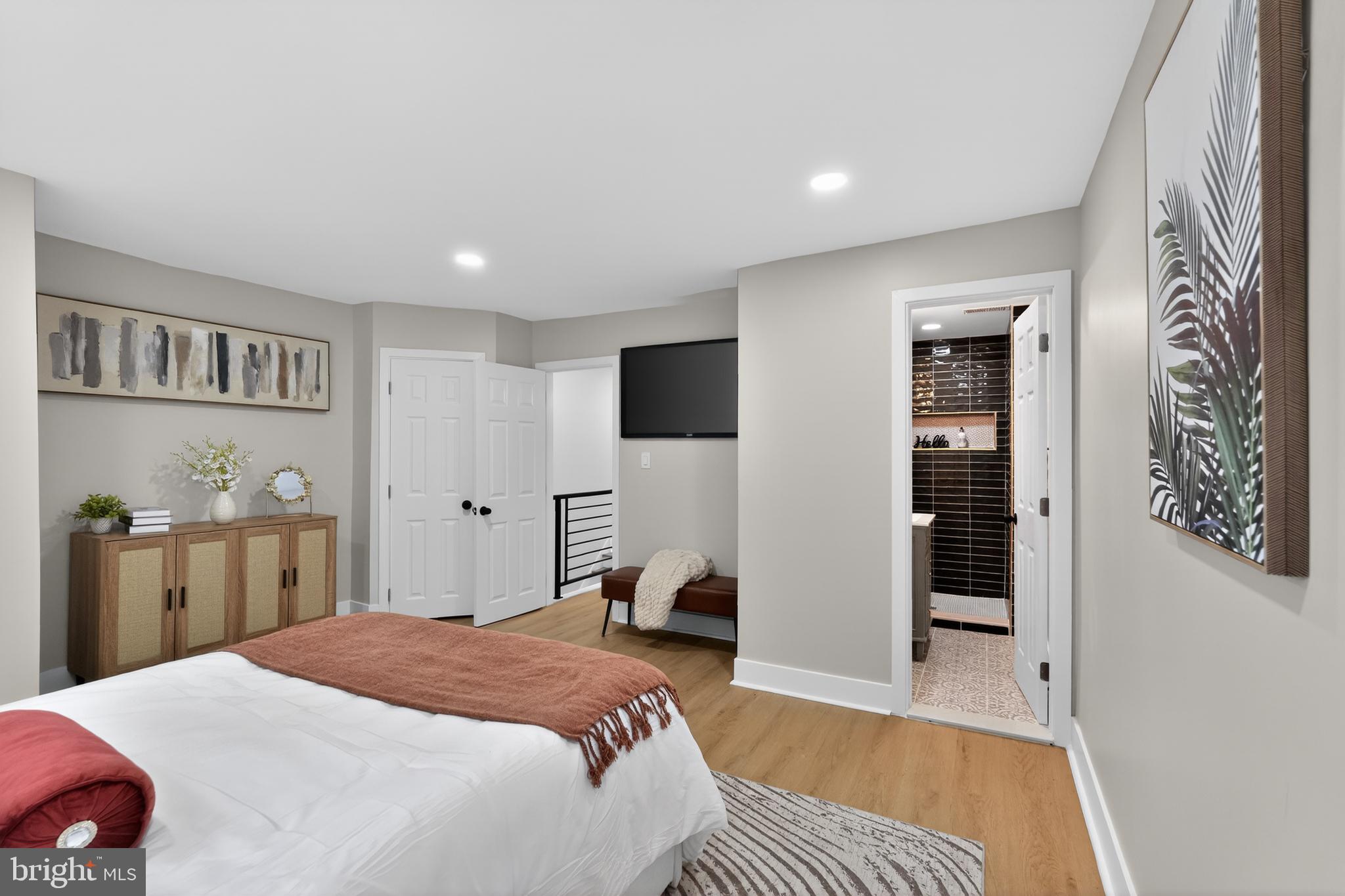 WEST OAK LANE - Residential
