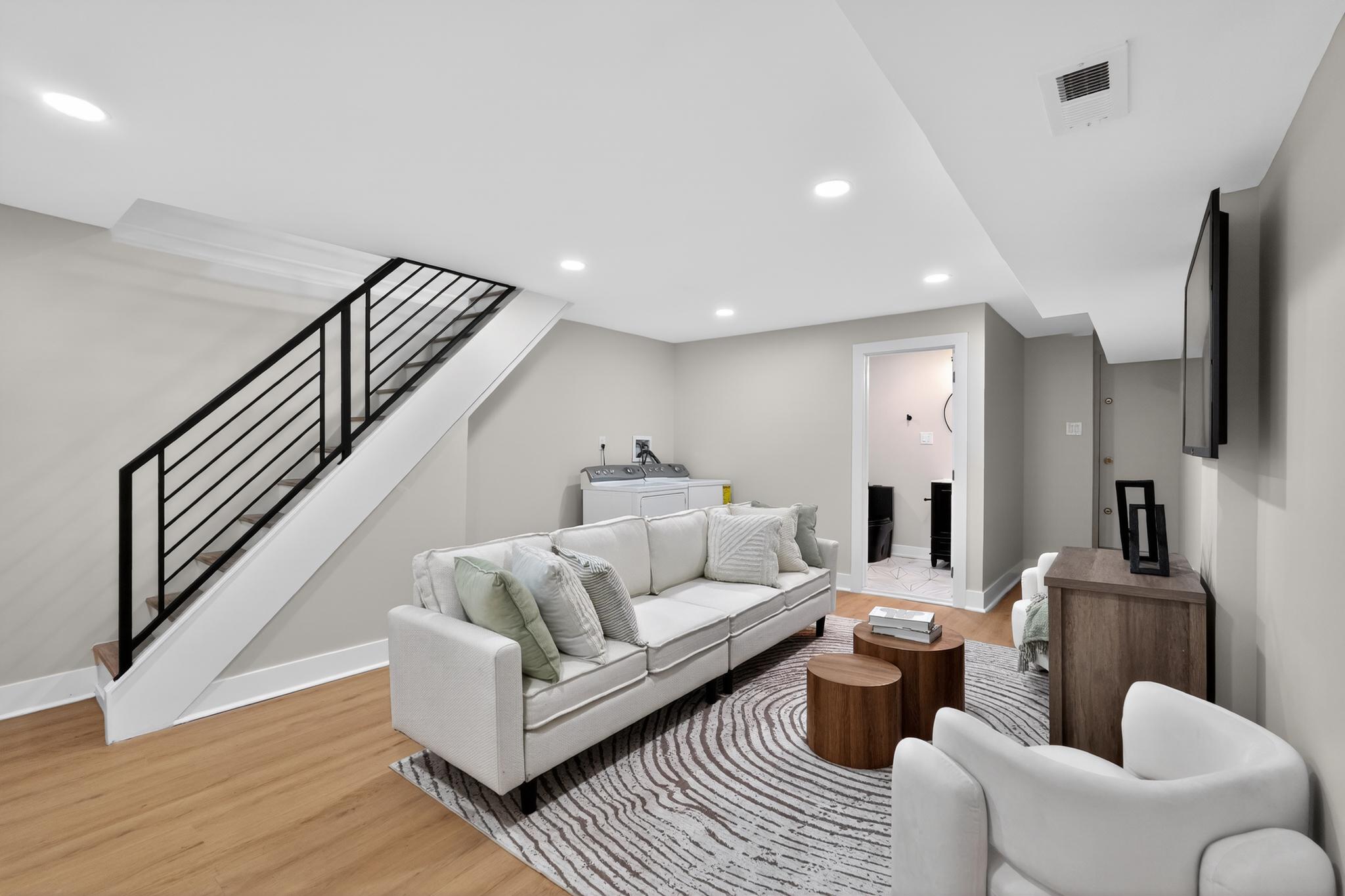 WEST OAK LANE - Residential
