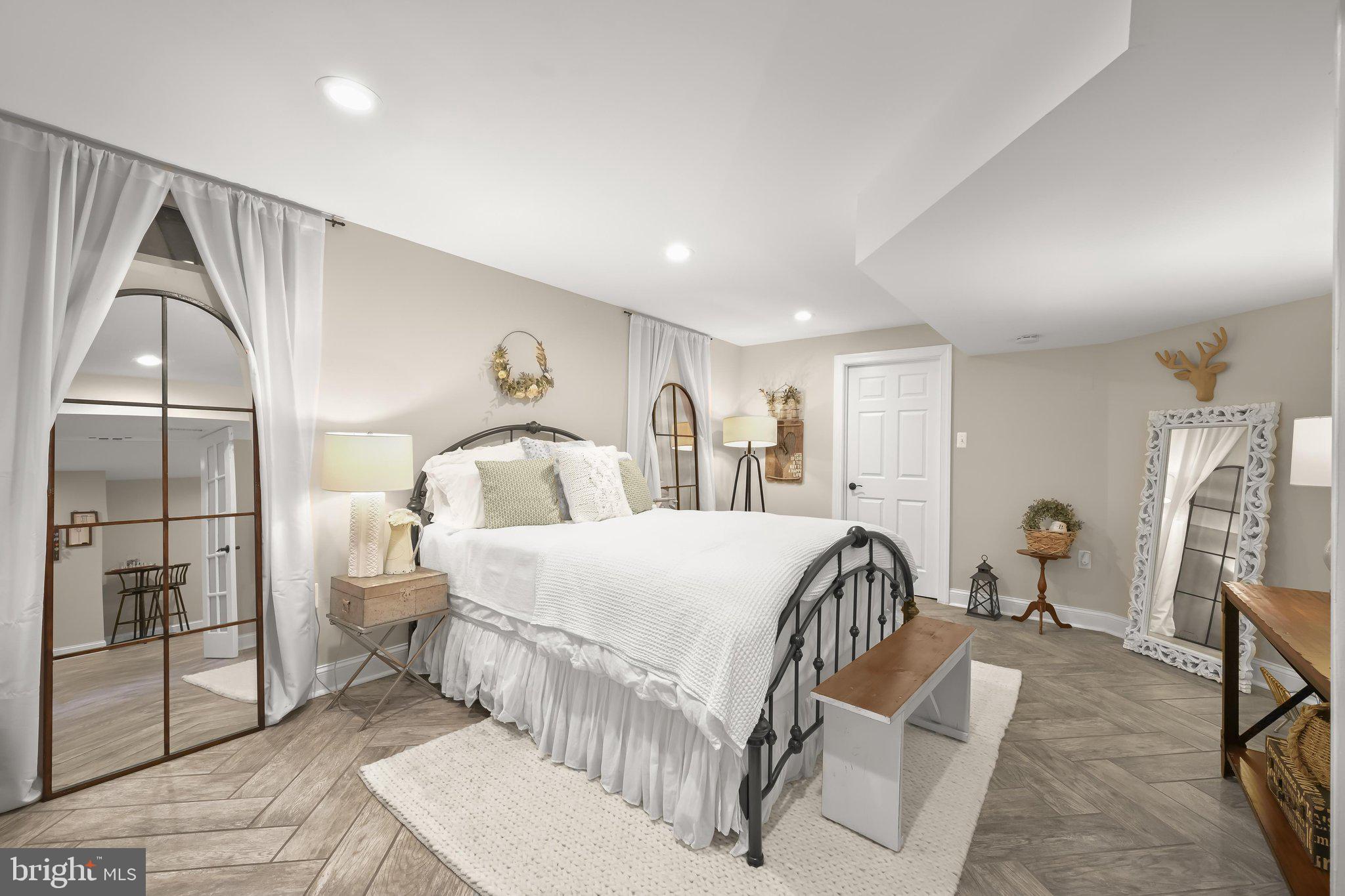 PEPPERMINT SPRINGS - Residential