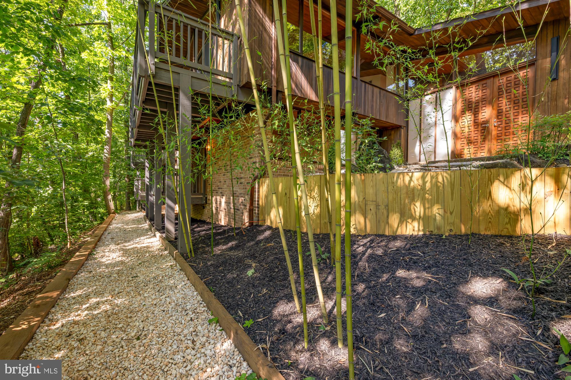 LAKE BARCROFT CLOISTERS - Residential