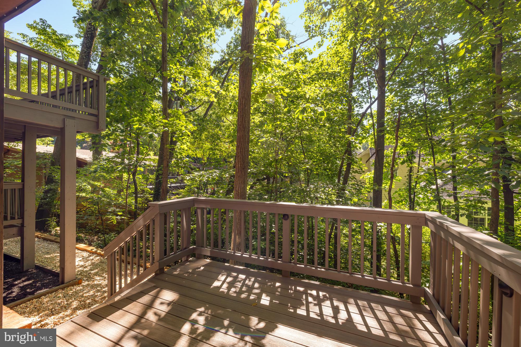 LAKE BARCROFT CLOISTERS - Residential
